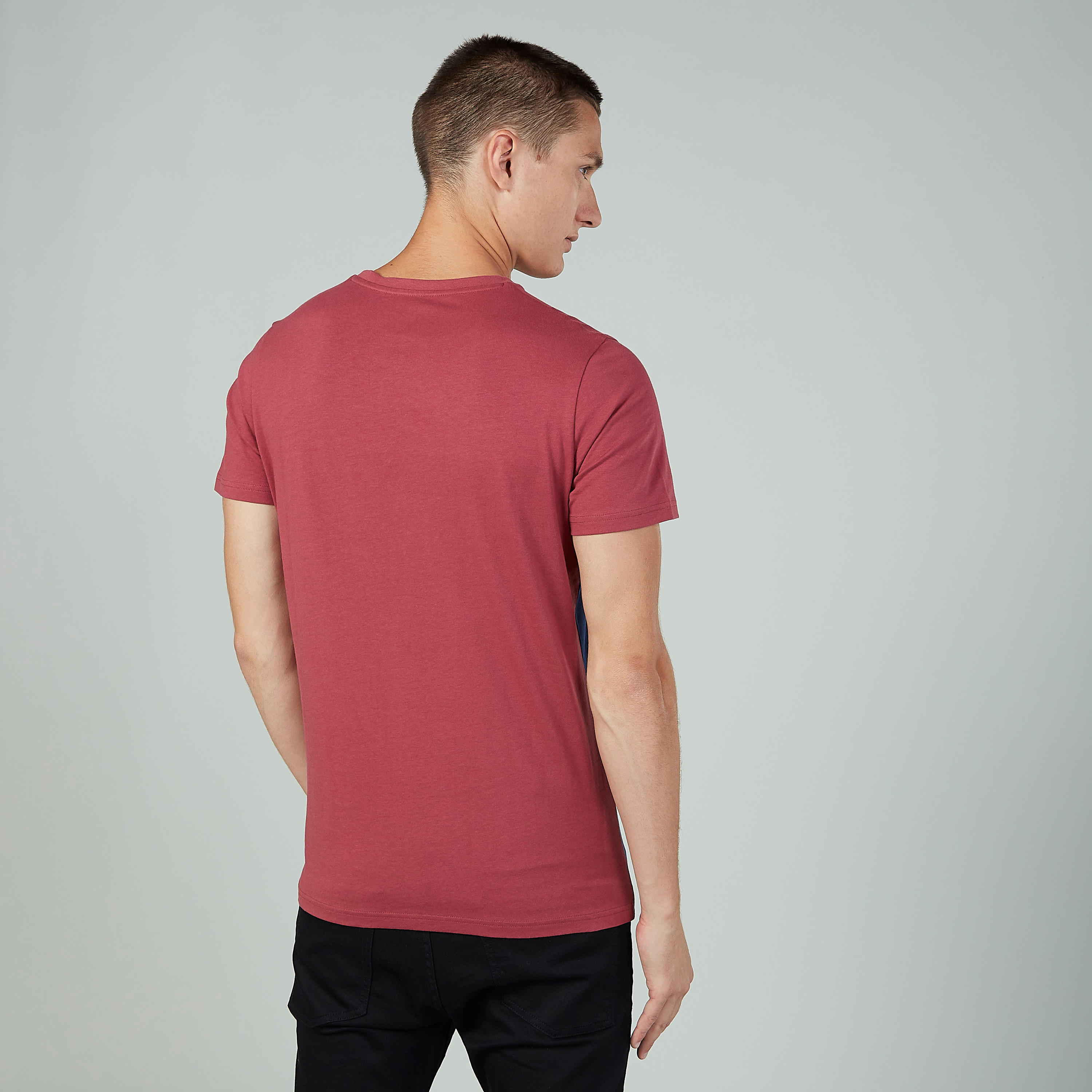 تيشيرت مستدام سليم بياقة ضيّقة وأكمام قصيرة وطبعات -men-clothing-tshirtsandpolos-tshirts-image-4