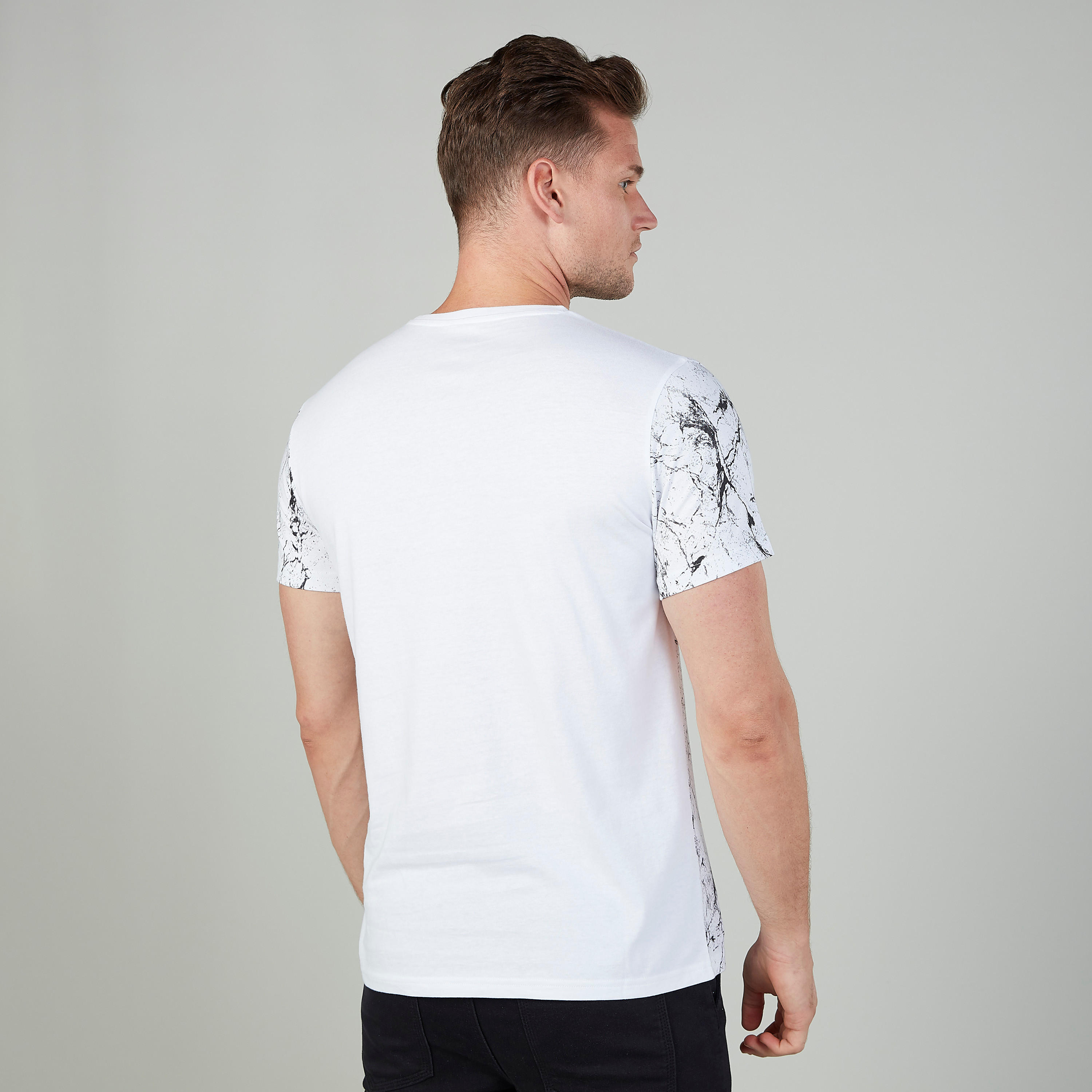 تيشيرت مستدام سليم وياقة ضيّقة وأكمام قصيرة وطبعات-men-clothing-tshirtsandpolos-tshirts-image-3