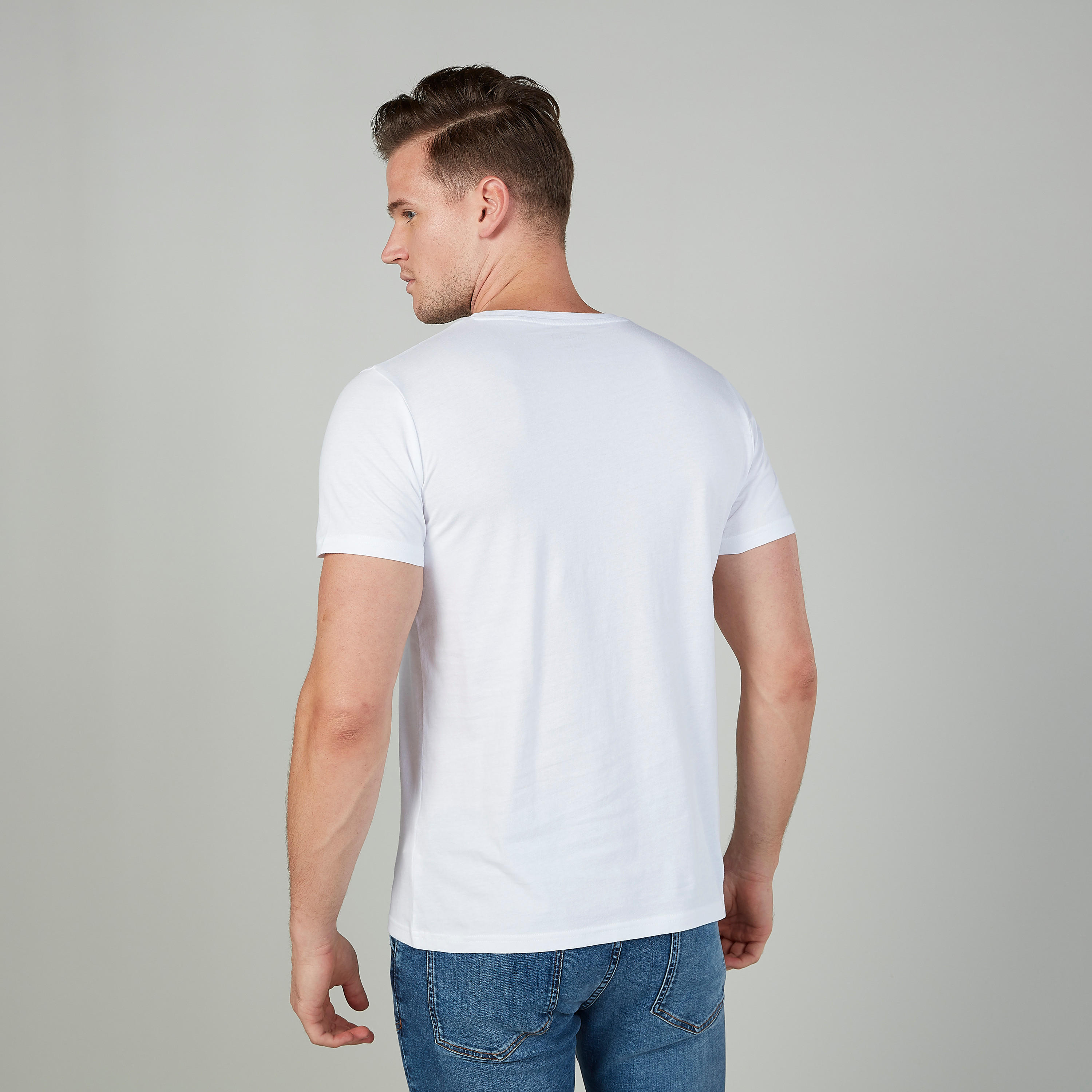تيشيرت سليم بياقة ضيّقة وأكمام قصيرة وطبعات-men-clothing-tshirtsandpolos-tshirts-image-4