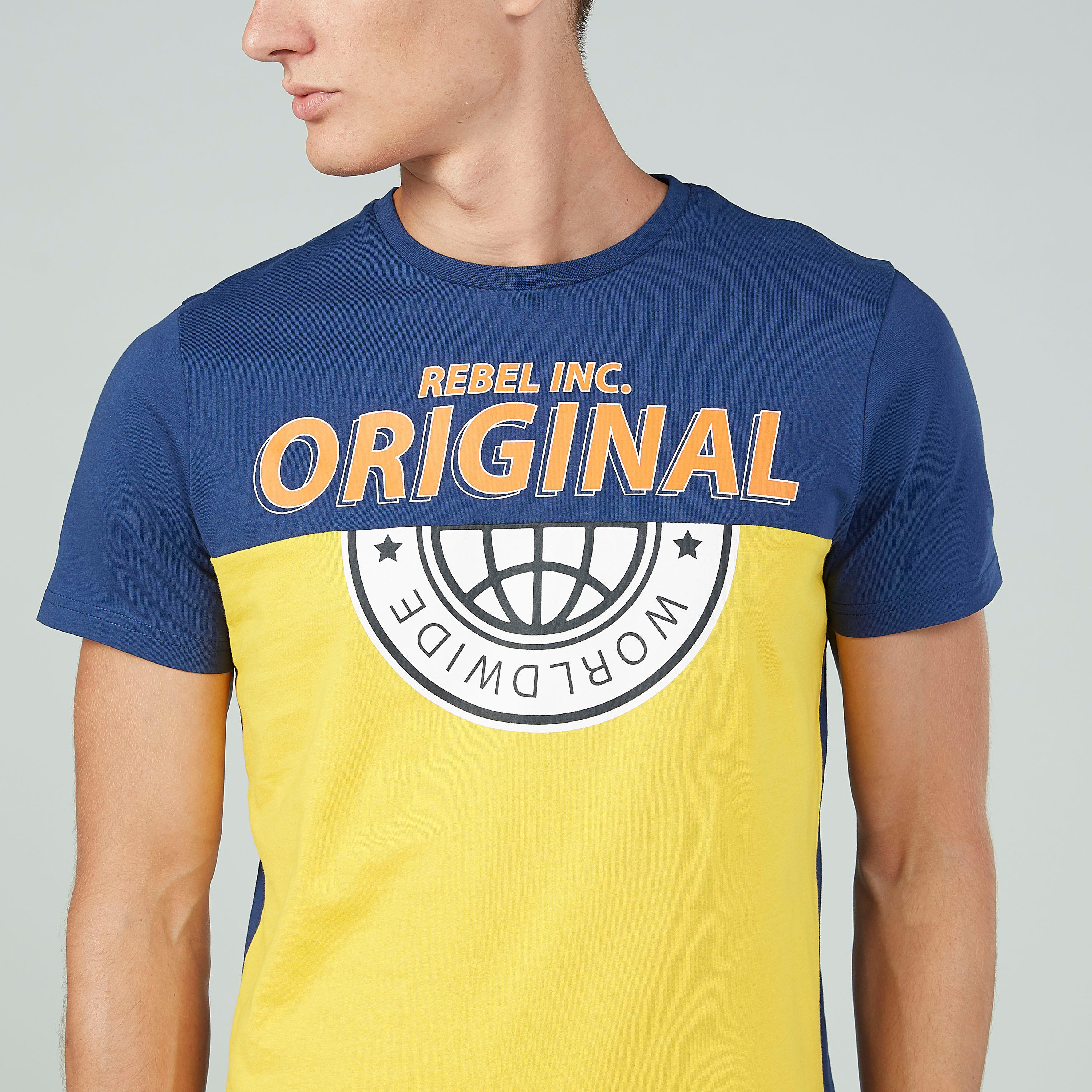 تيشيرت مستدام سليم بياقة ضيّقة وأكمام قصيرة وطبعات -men-clothing-tshirtsandpolos-tshirts-image-3