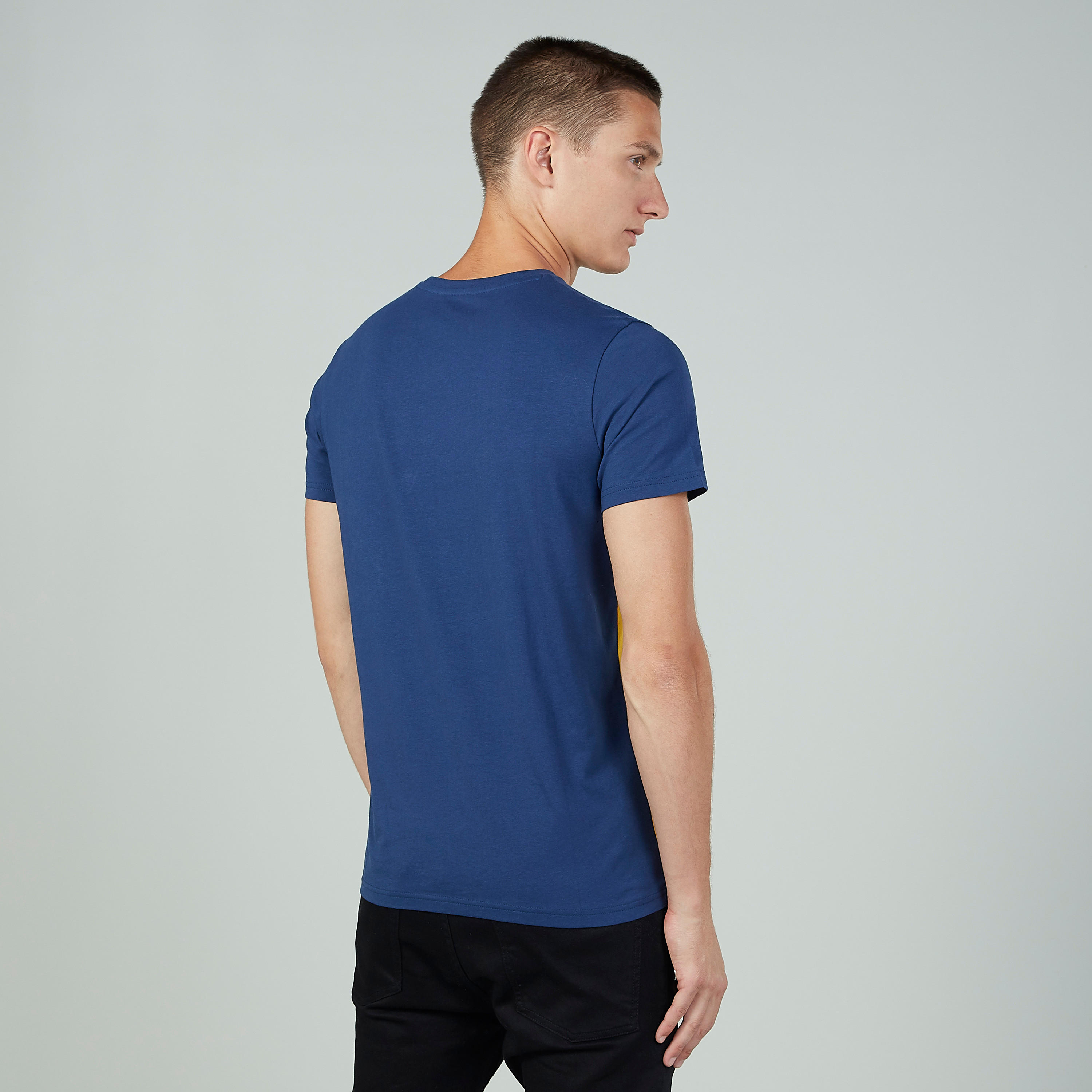 تيشيرت مستدام سليم بياقة ضيّقة وأكمام قصيرة وطبعات -men-clothing-tshirtsandpolos-tshirts-image-4