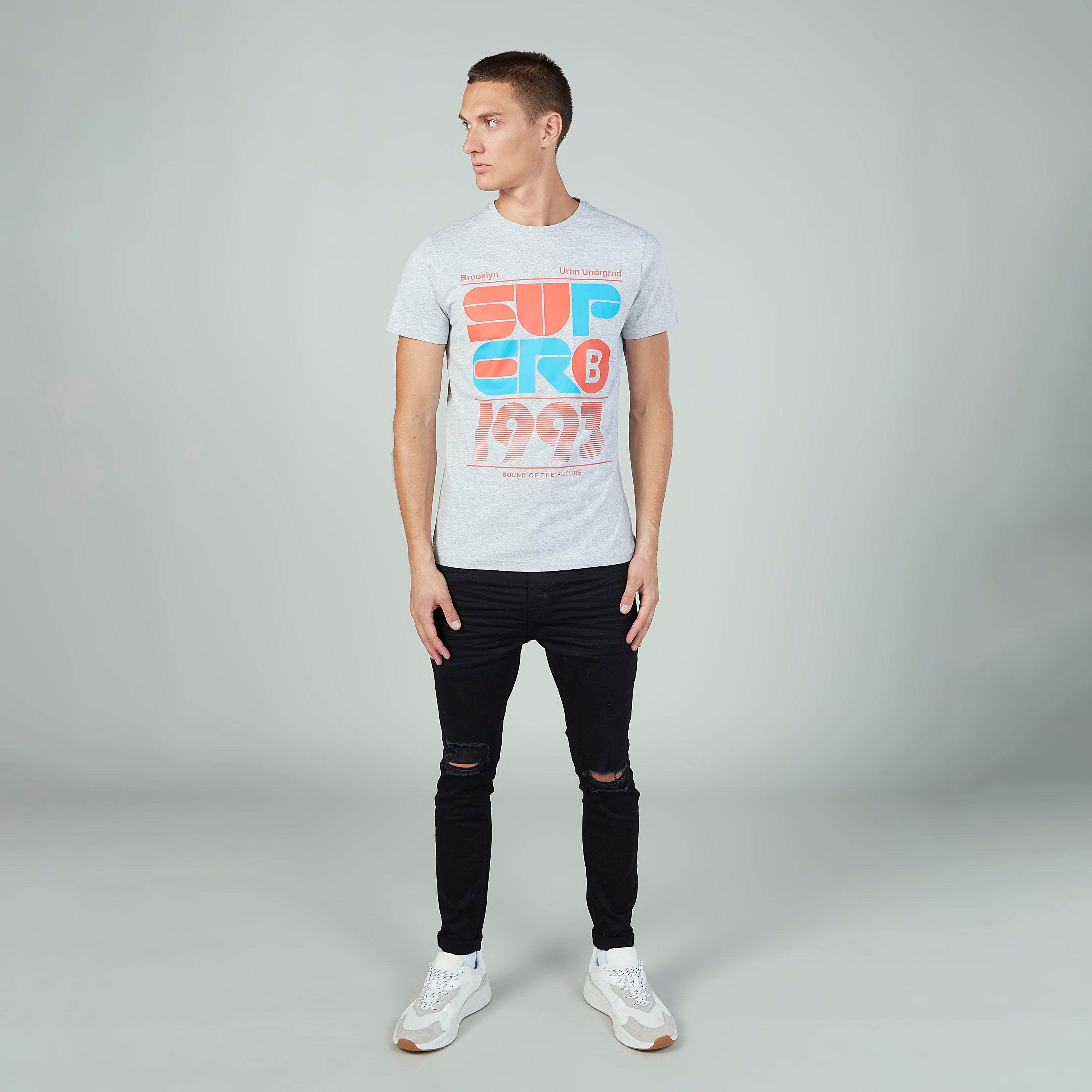 تيشيرت مستدام سليم بياقة ضيّقة وأكمام قصيرة وطبعات-men-clothing-tshirtsandpolos-tshirts-image-2