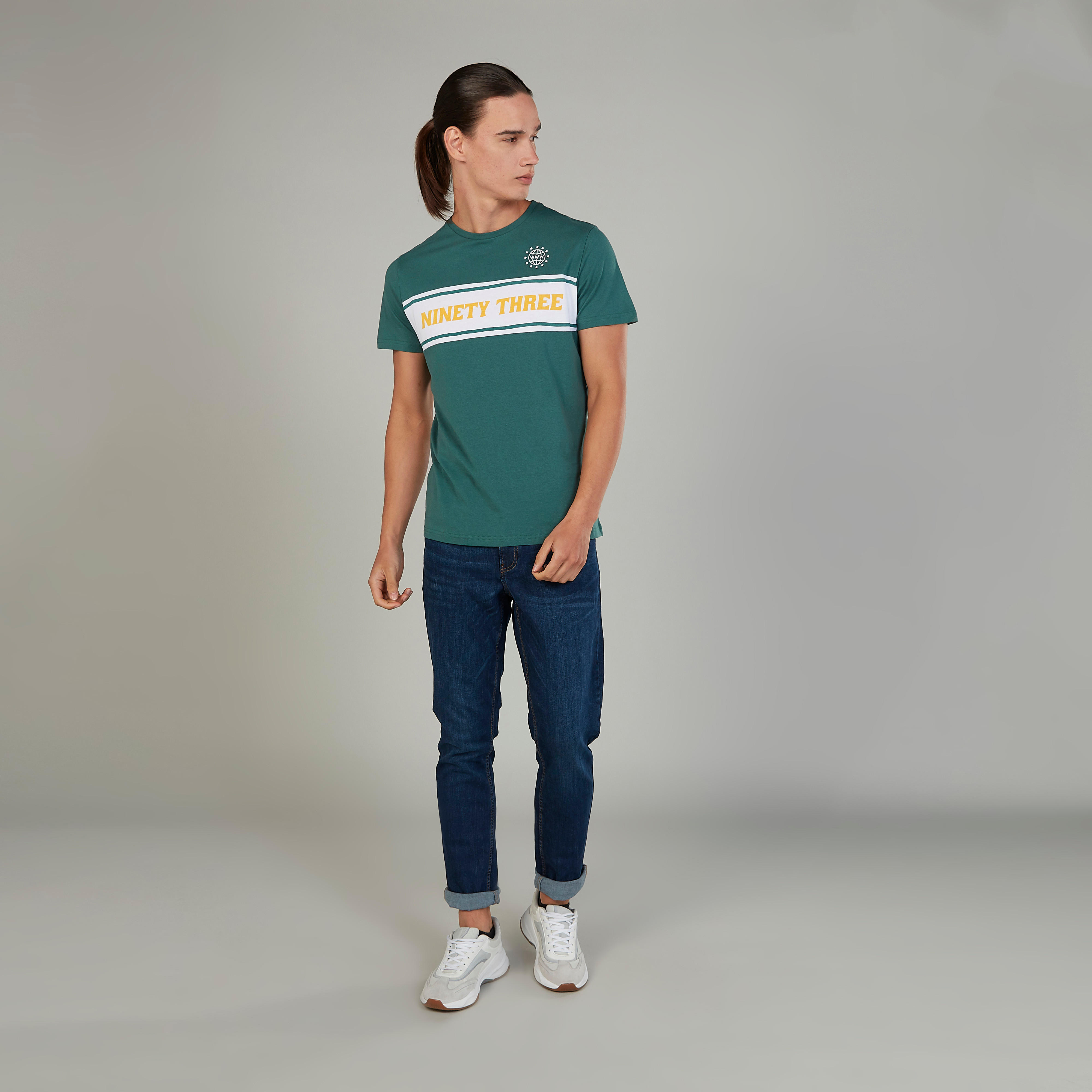 تيشيرت مستدام سليم بياقة ضيّقة وأكمام قصيرة-men-clothing-tshirtsandpolos-tshirts-image-2