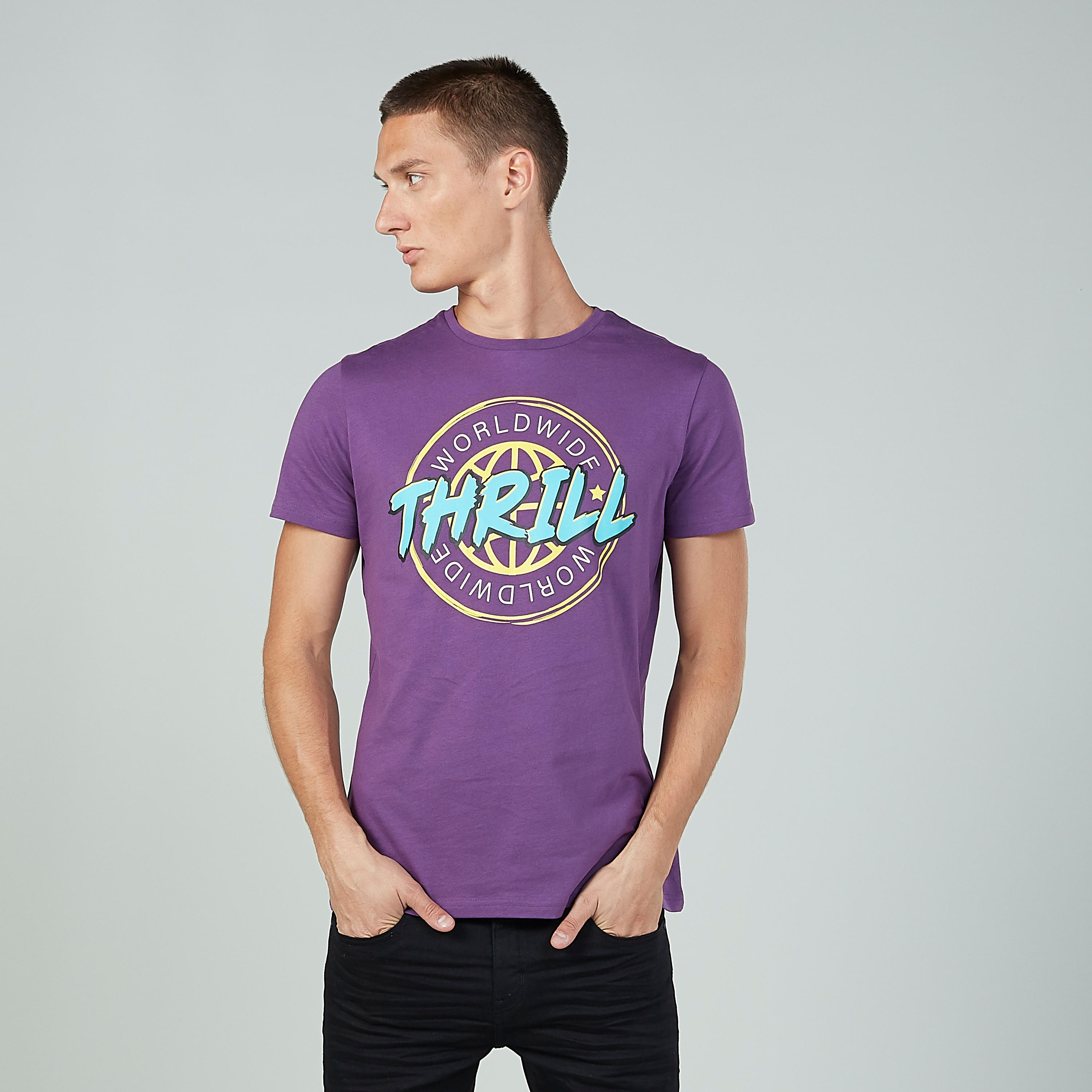 تيشيرت مستدام سليم بياقة ضيّقة وأكمام قصيرة وطبعات -men-clothing-tshirtsandpolos-tshirts-image-1