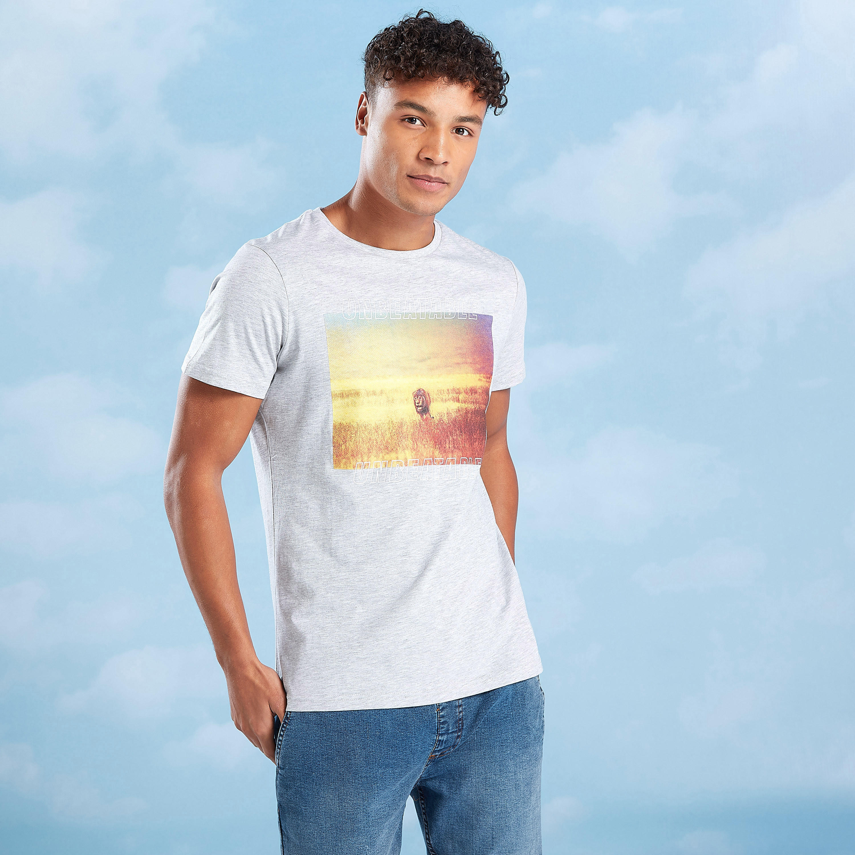 تيشيرت مستدام سليم بياقة ضيّقة وأكمام قصيرة وطبعات -men-clothing-tshirtsandpolos-tshirts-image-2