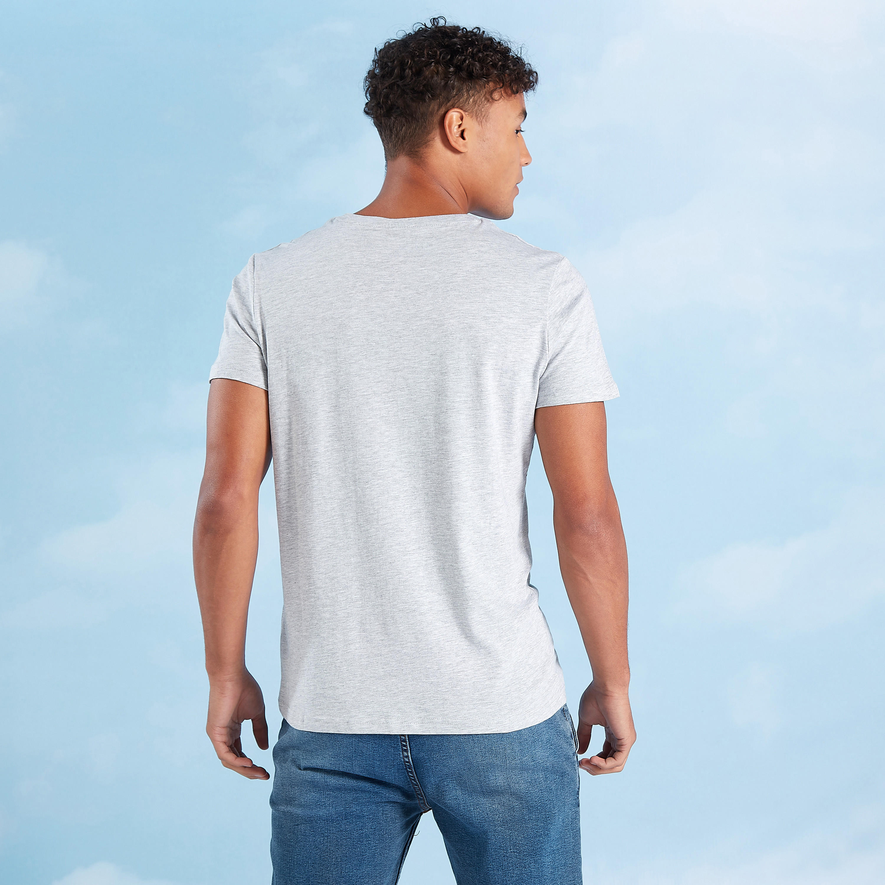 تيشيرت مستدام سليم بياقة ضيّقة وأكمام قصيرة وطبعات -men-clothing-tshirtsandpolos-tshirts-image-1