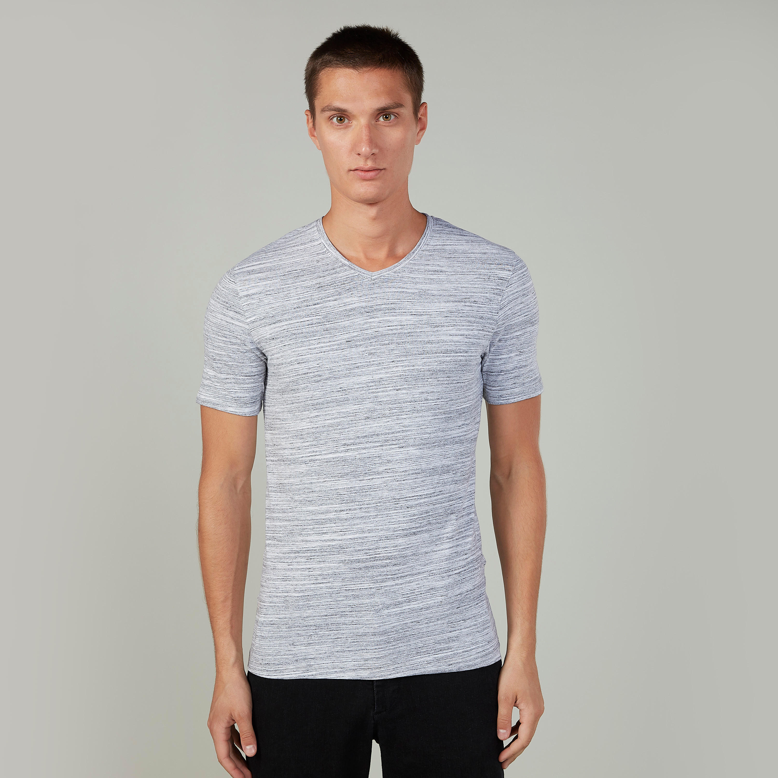 تيشيرت بياقة V وأكمام قصيرة بطبعات-men-clothing-tshirtsandpolos-tshirts-image-1