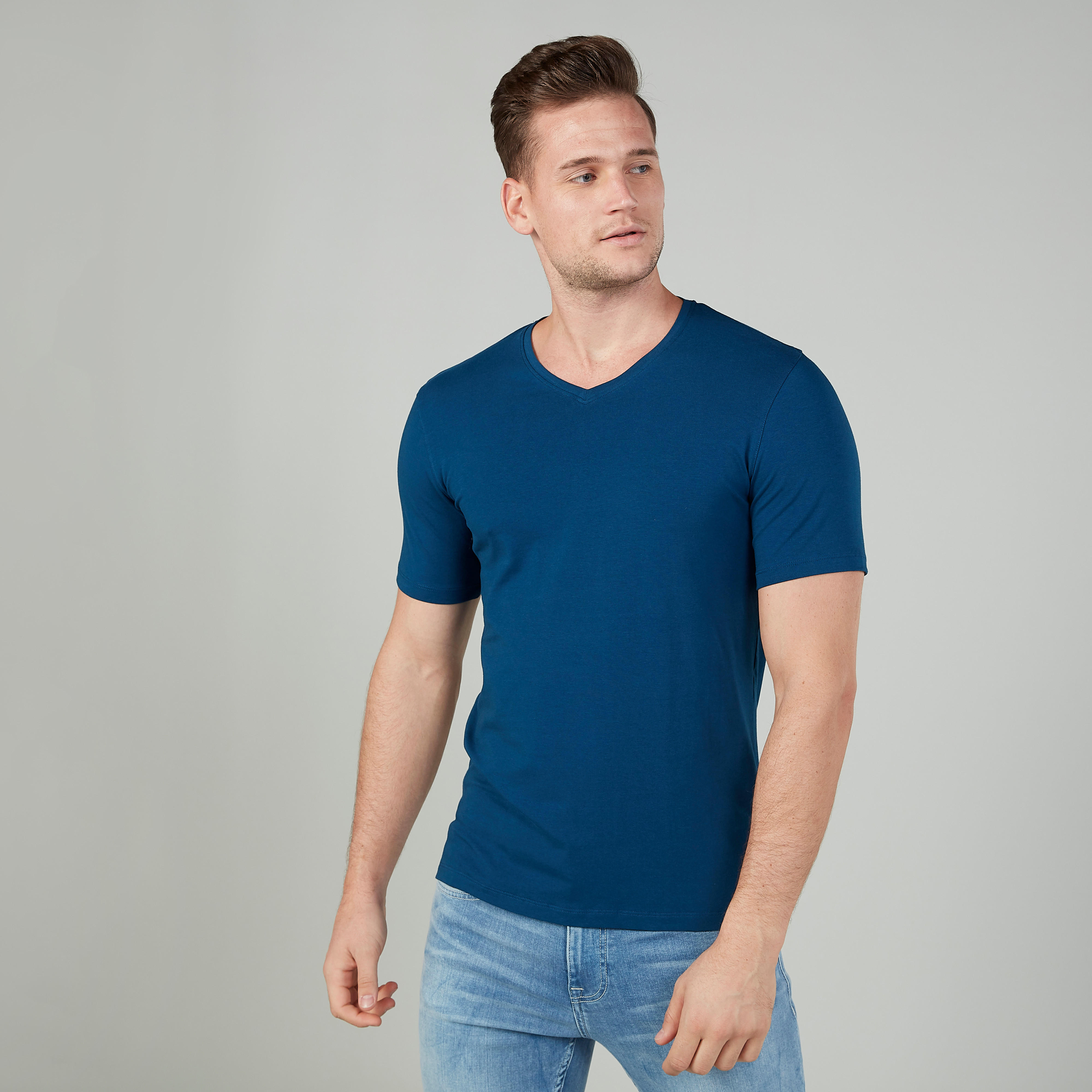 تيشيرت سادة بياقة V وأكمام قصيرة-men-clothing-tshirtsandpolos-tshirts-image-4