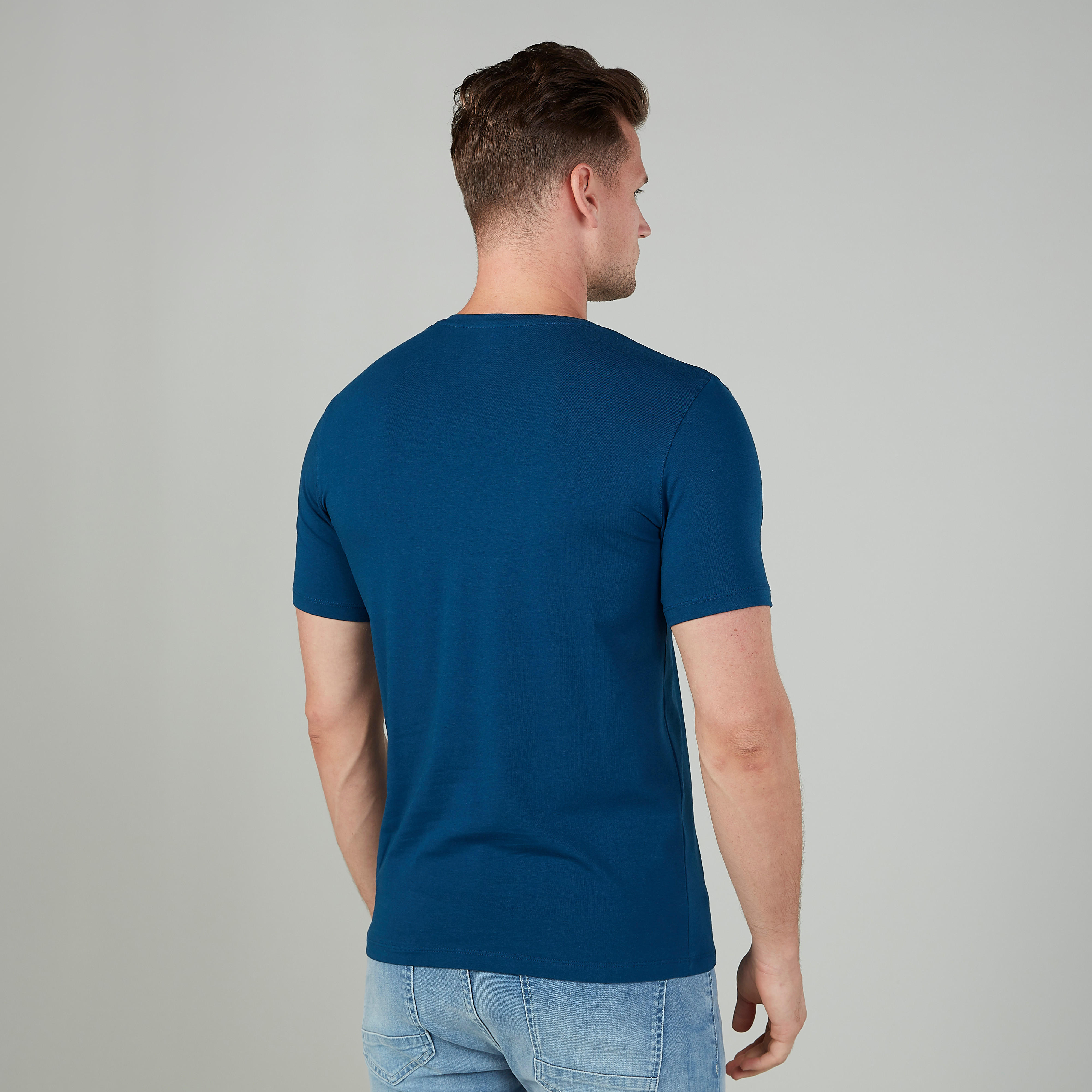تيشيرت سادة بياقة V وأكمام قصيرة-men-clothing-tshirtsandpolos-tshirts-image-2