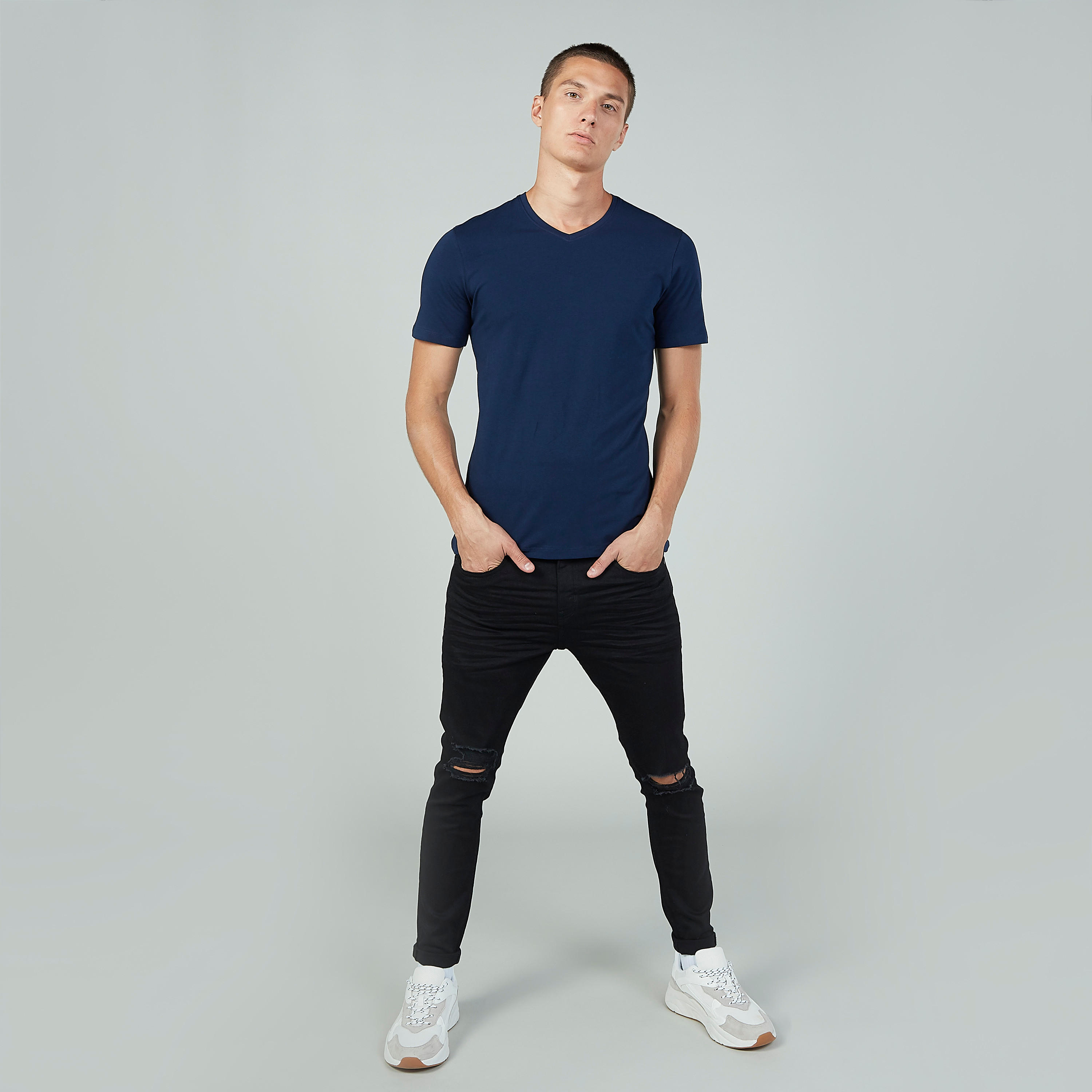 تيشيرت سادة بياقة V وأكمام قصيرة-men-clothing-tshirtsandpolos-tshirts-image-4