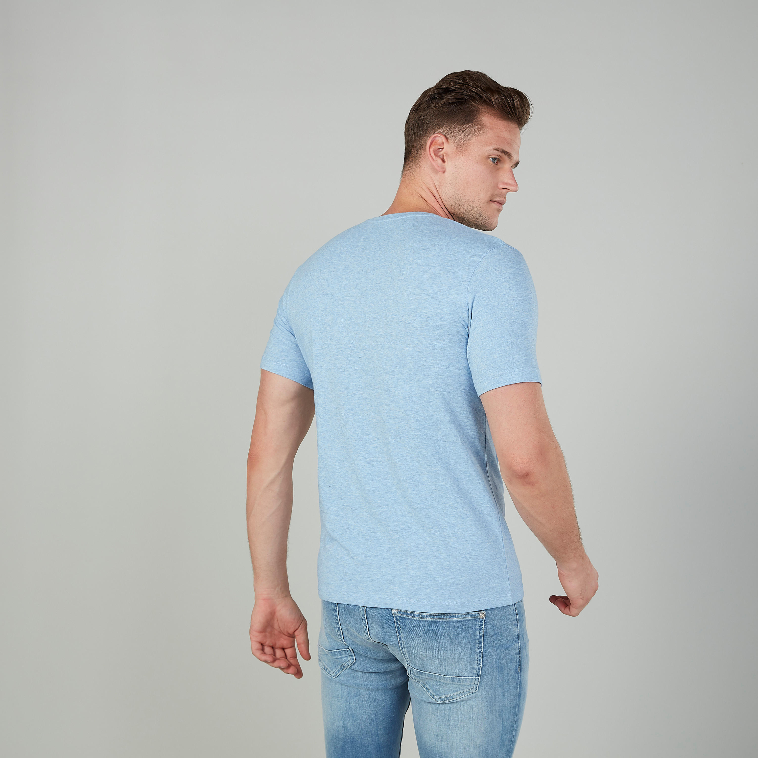 تيشيرت سادة بياقة V وأكمام قصيرة-men-clothing-tshirtsandpolos-tshirts-image-3
