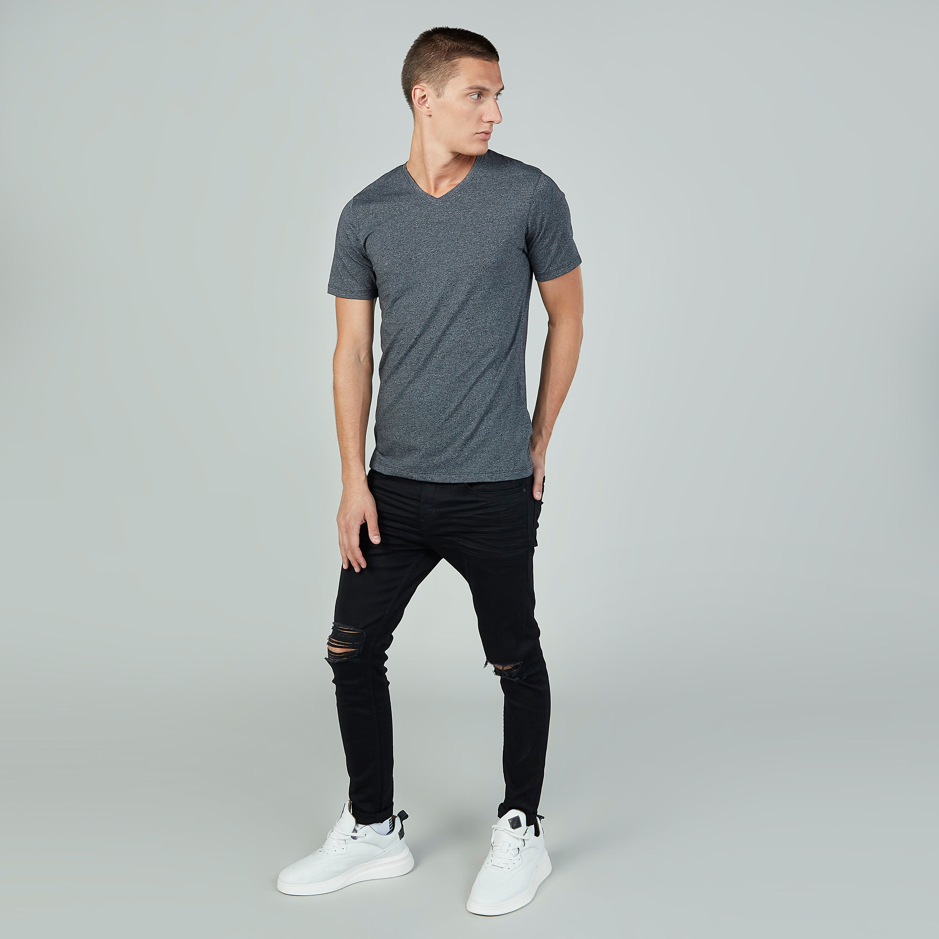 تيشيرت سادة بياقة V وأكمام قصيرة-men-clothing-tshirtsandpolos-tshirts-image-2