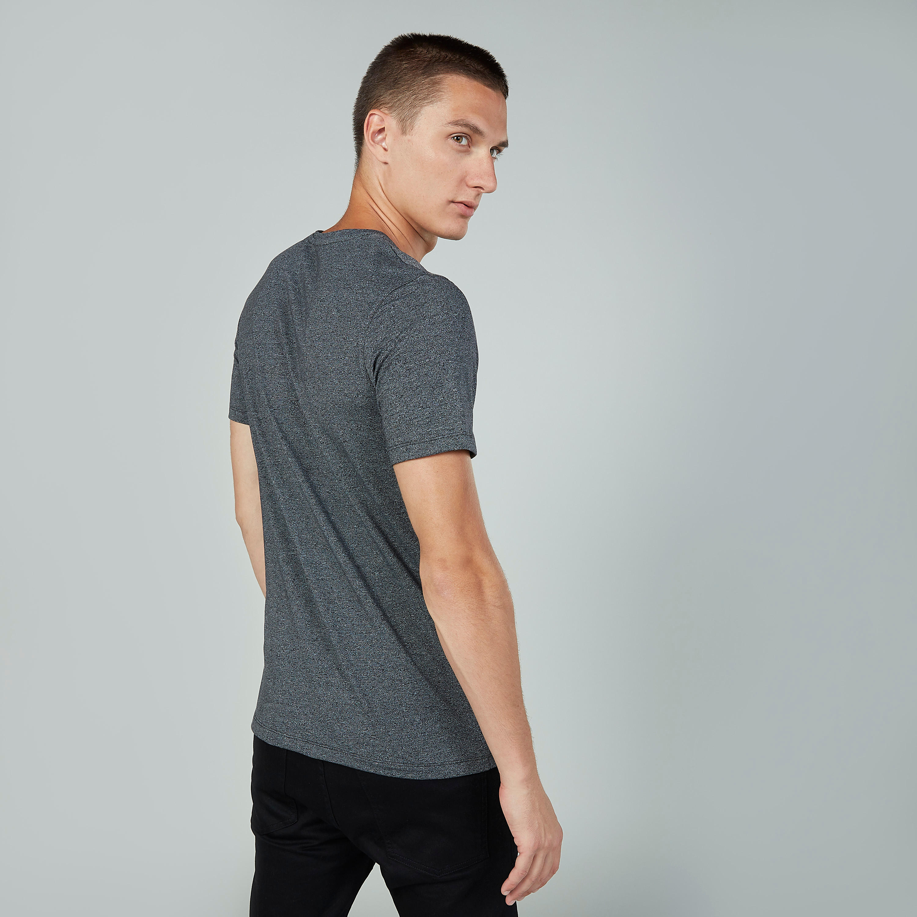 تيشيرت سادة بياقة V وأكمام قصيرة-men-clothing-tshirtsandpolos-tshirts-image-4