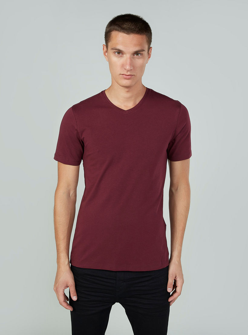 تيشيرت سادة بياقة V وأكمام قصيرة-men-clothing-tshirtsandpolos-tshirts-image-5