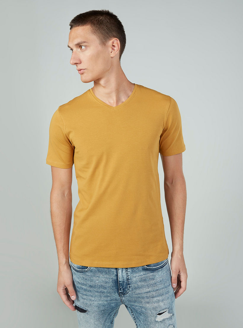 Plain T-shirt with V-neck and Short Sleeves-men-clothing-tshirtsandpolos-tshirts-image-1
