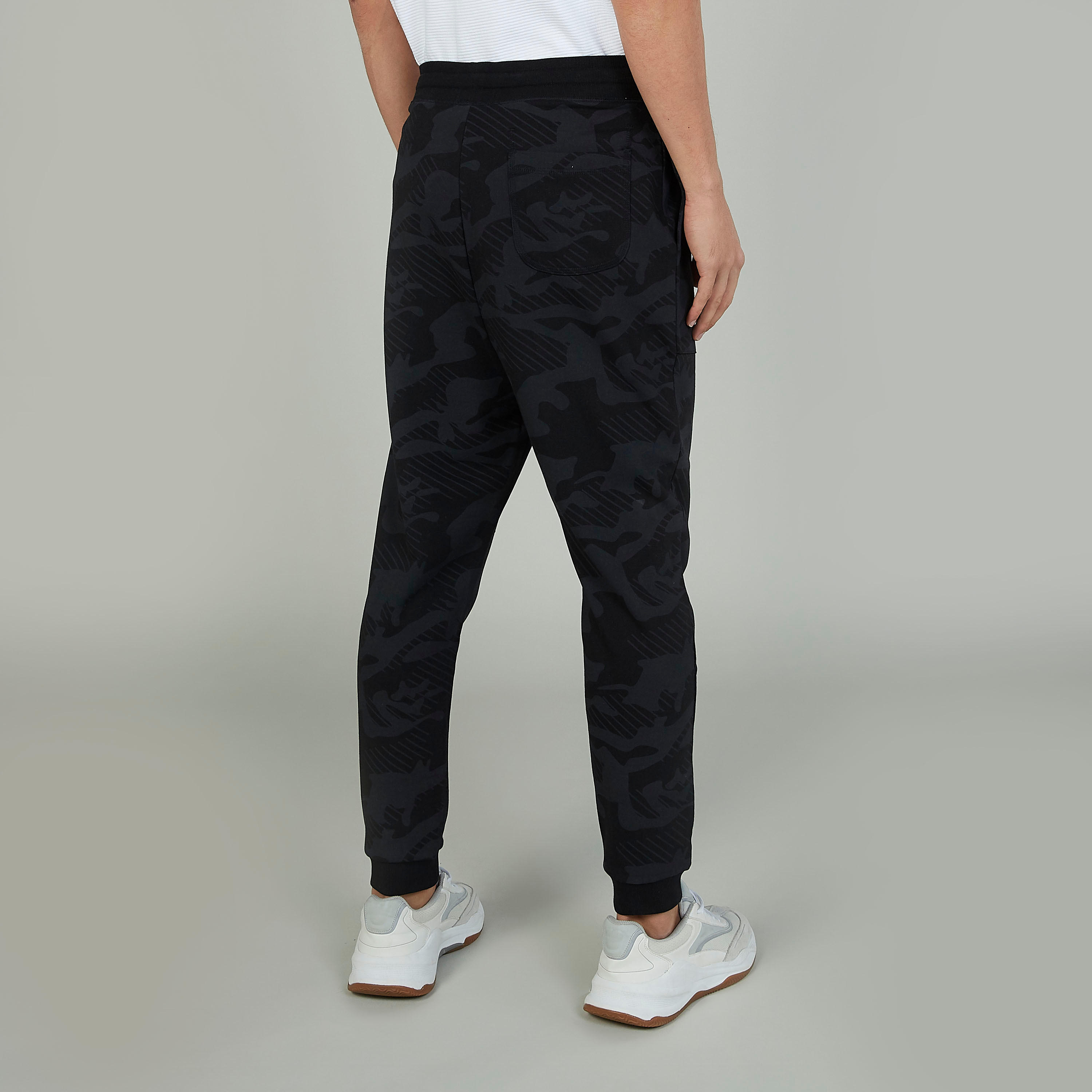 بنطلون رياضي بخصر مطّاطي وجيوب وطبعات-men-clothing-bottoms-joggers-image-4