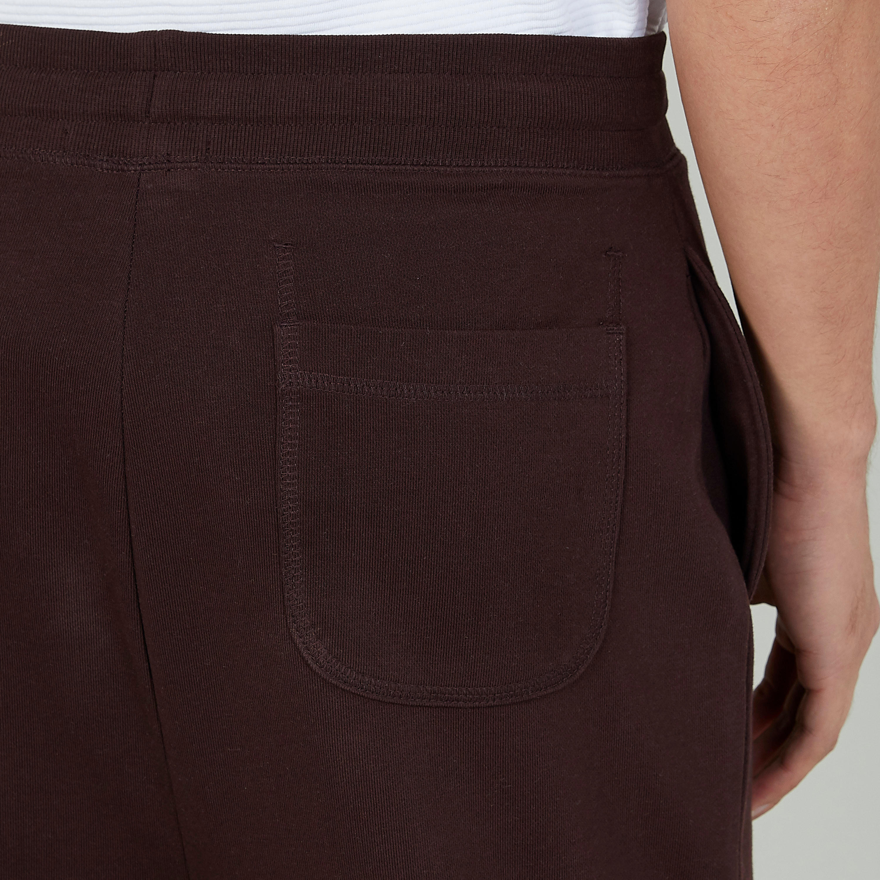 بنطلون رياضي بارز الملمس بخصر مطّاطي وجيوب-men-clothing-bottoms-joggers-image-3
