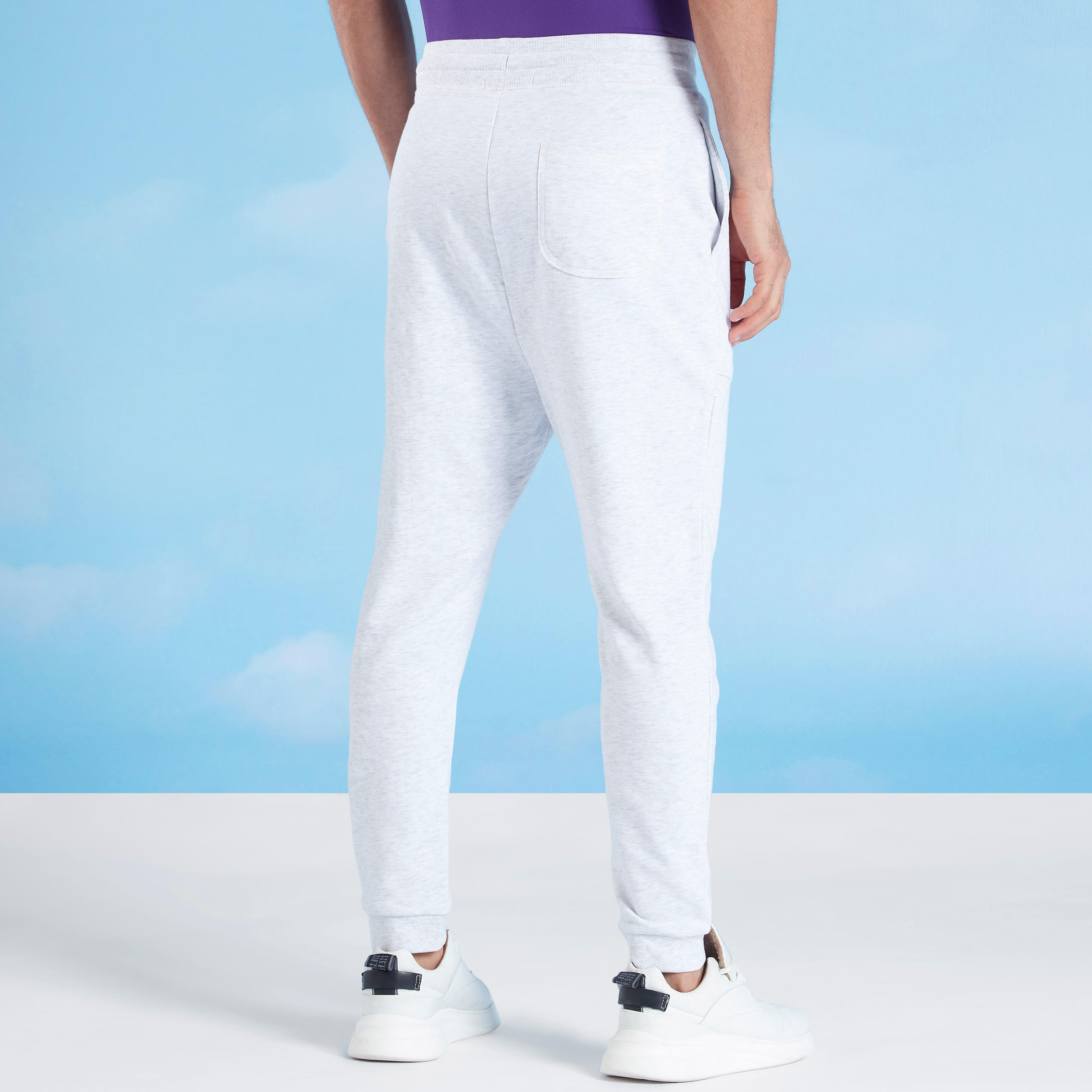 بنطلون رياضي بارز الملمس بخصر مطّاطي وجيوب-men-clothing-bottoms-joggers-image-5