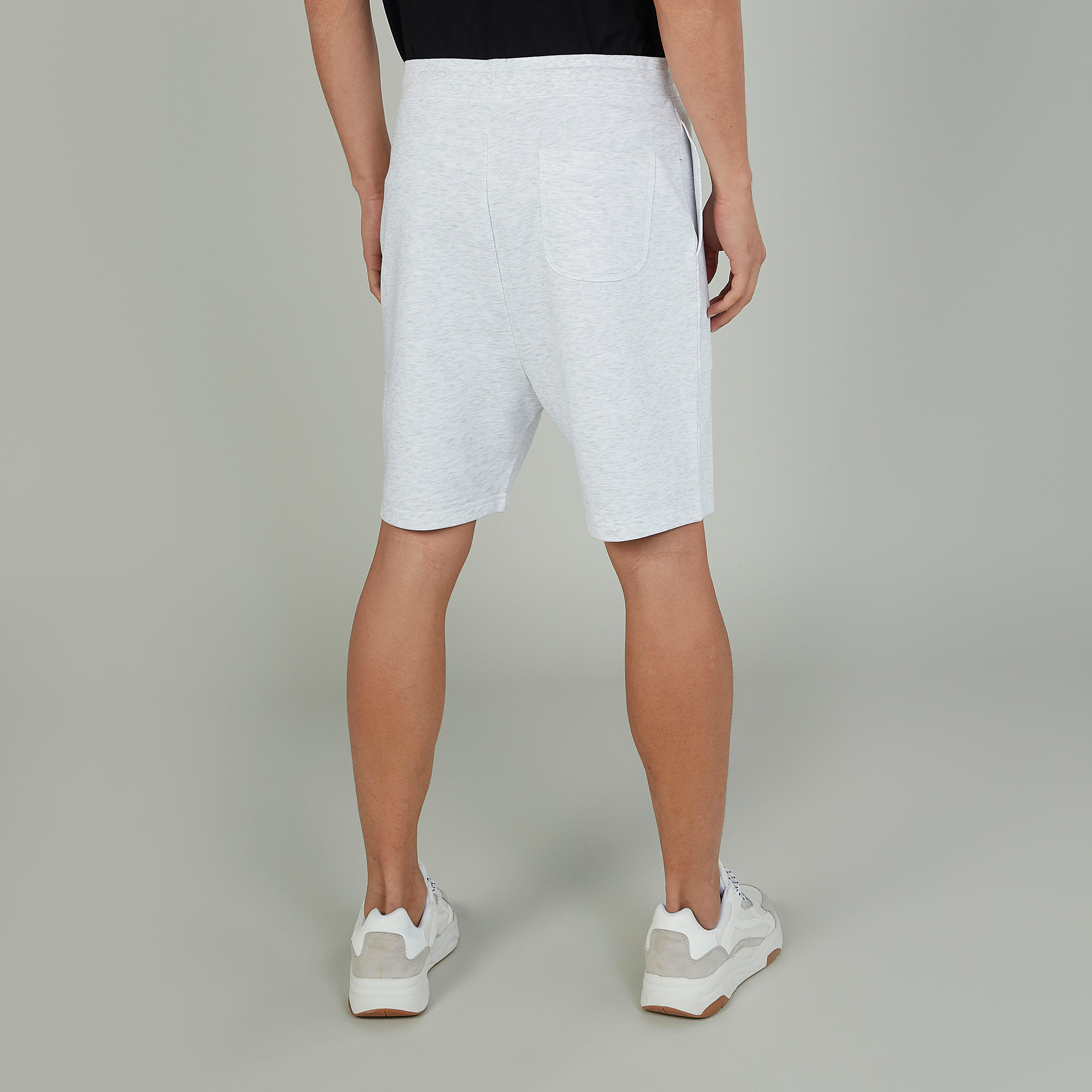 شورت بارز الملمس بخصر مطّاطي وجيوب-men-clothing-bottoms-shorts-image-4