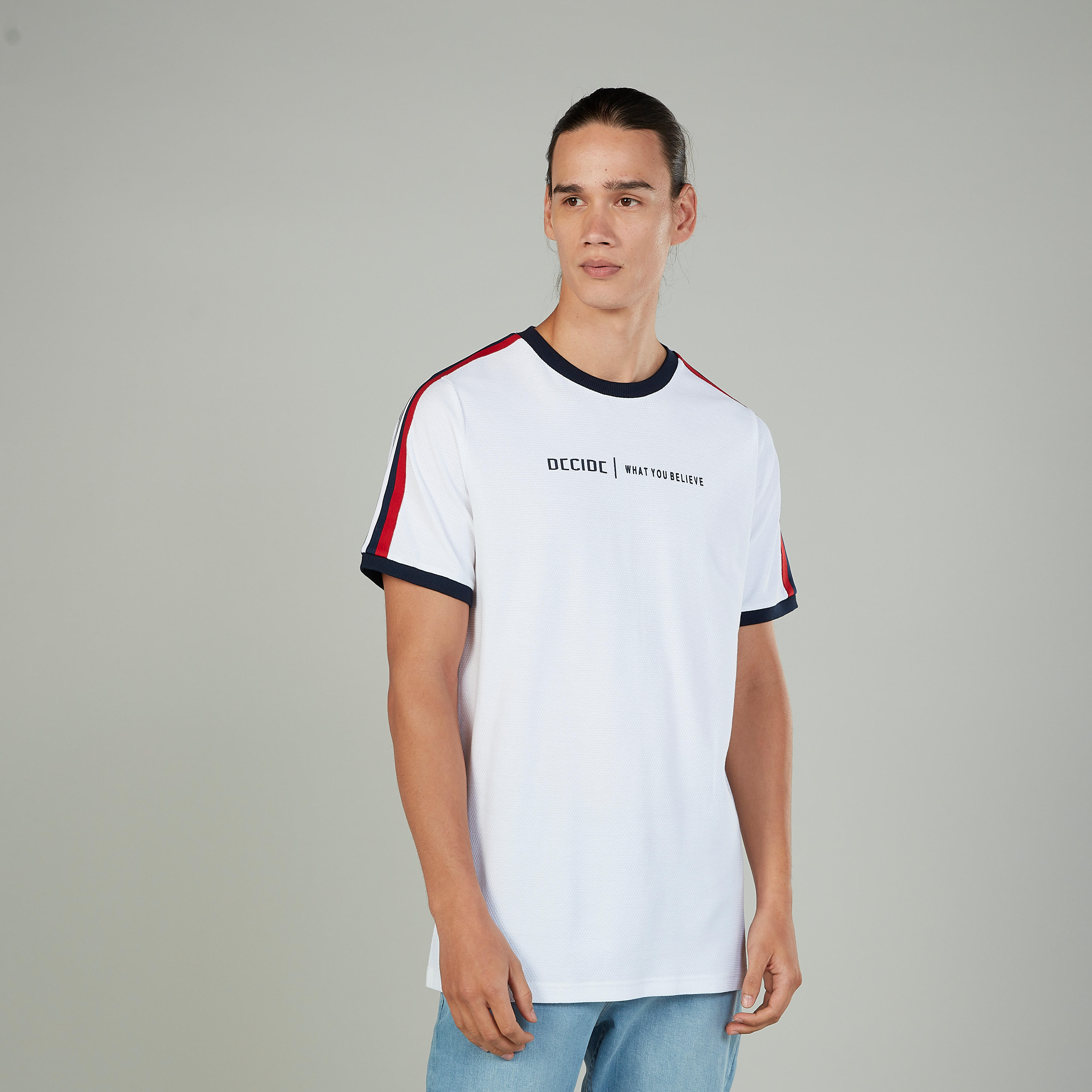 تيشيرت بياقة ضيّقة وأكمام قصيرة وطبعات-men-clothing-tshirtsandpolos-tshirts-image-5