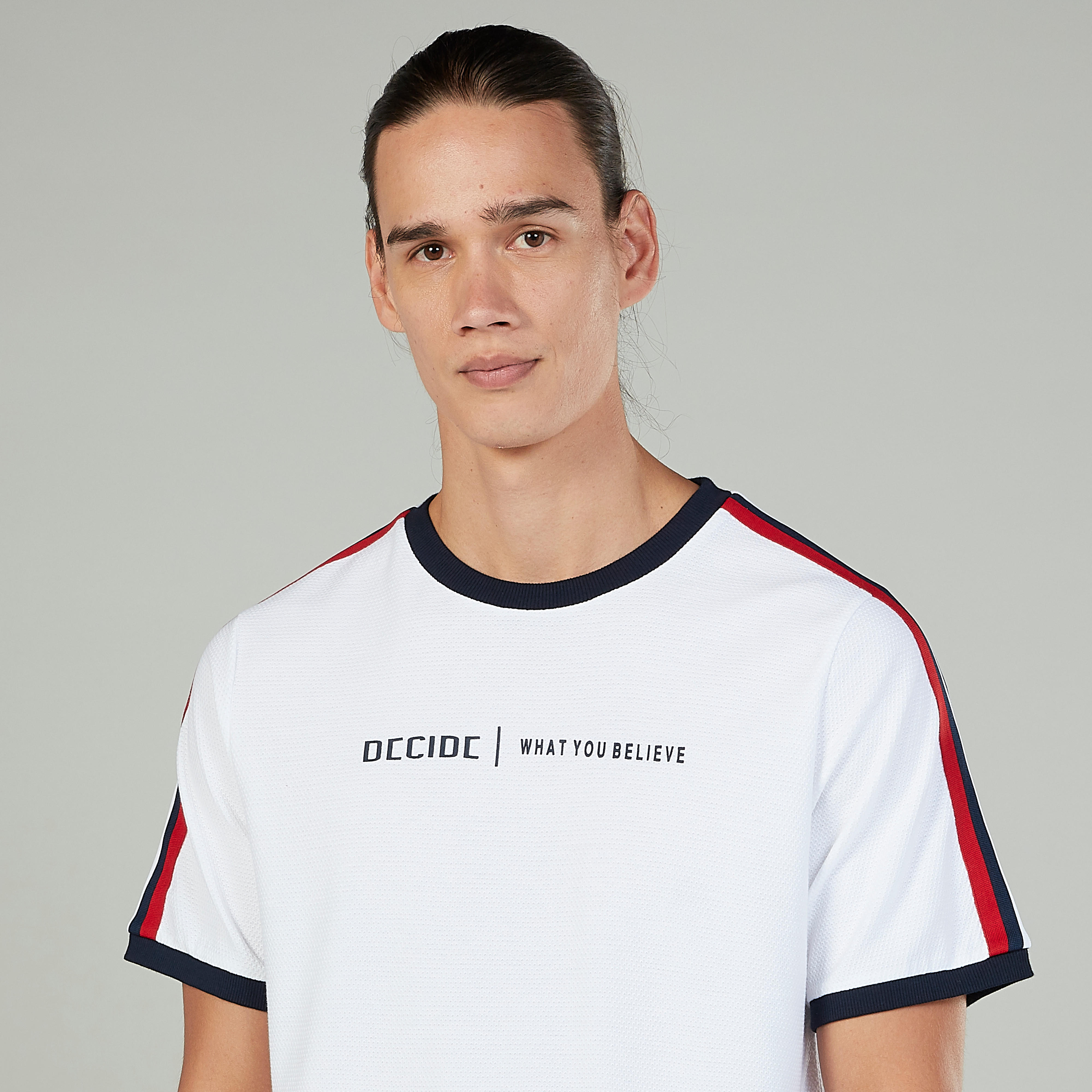 تيشيرت بياقة ضيّقة وأكمام قصيرة وطبعات-men-clothing-tshirtsandpolos-tshirts-image-3