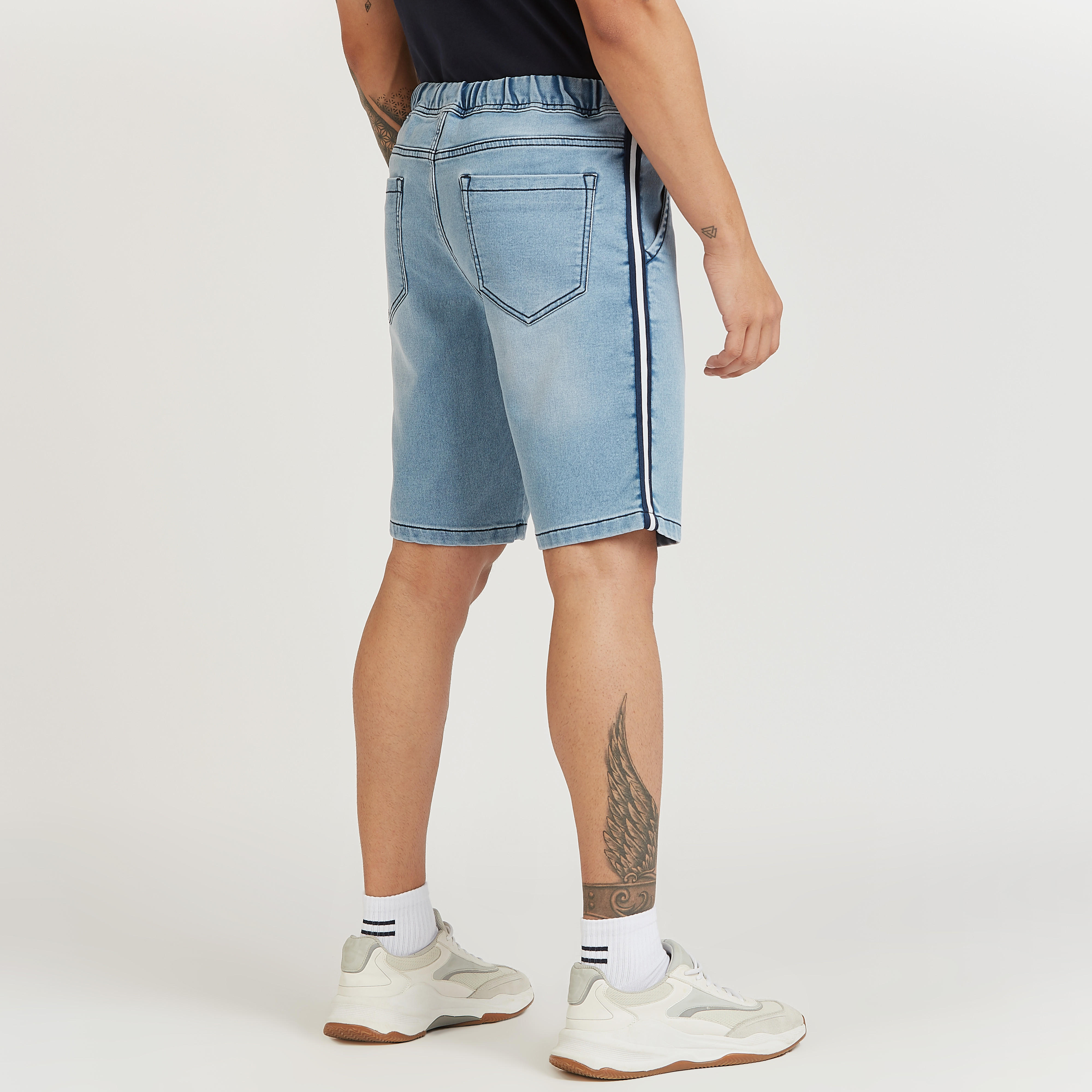 شورت بخصر متوسط الارتفاع ورباط وجيوب وشريطة-men-clothing-bottoms-shorts-image-5