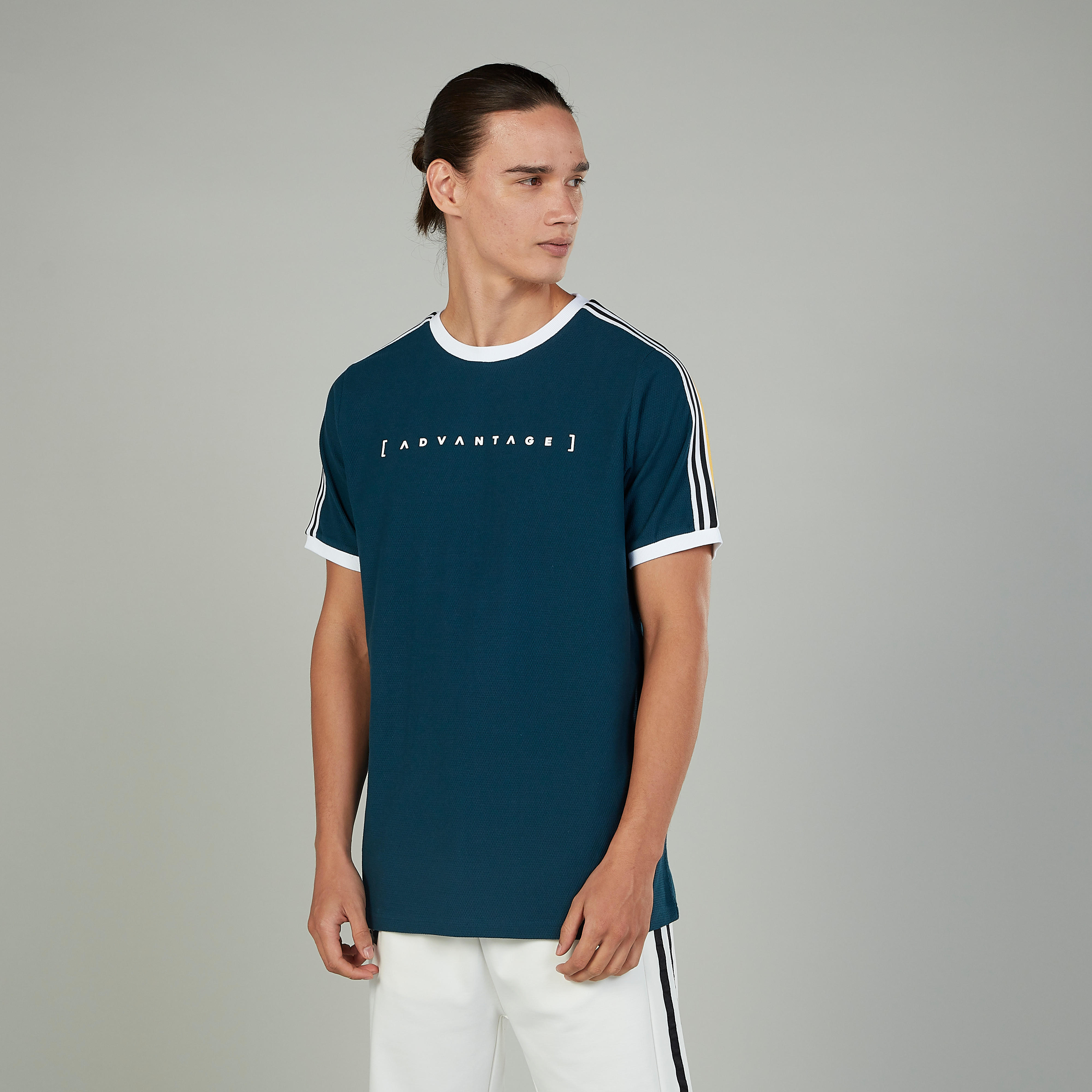 تيشيرت بياقة ضيّقة وأكمام قصيرة وطبعات-men-clothing-tshirtsandpolos-tshirts-image-1