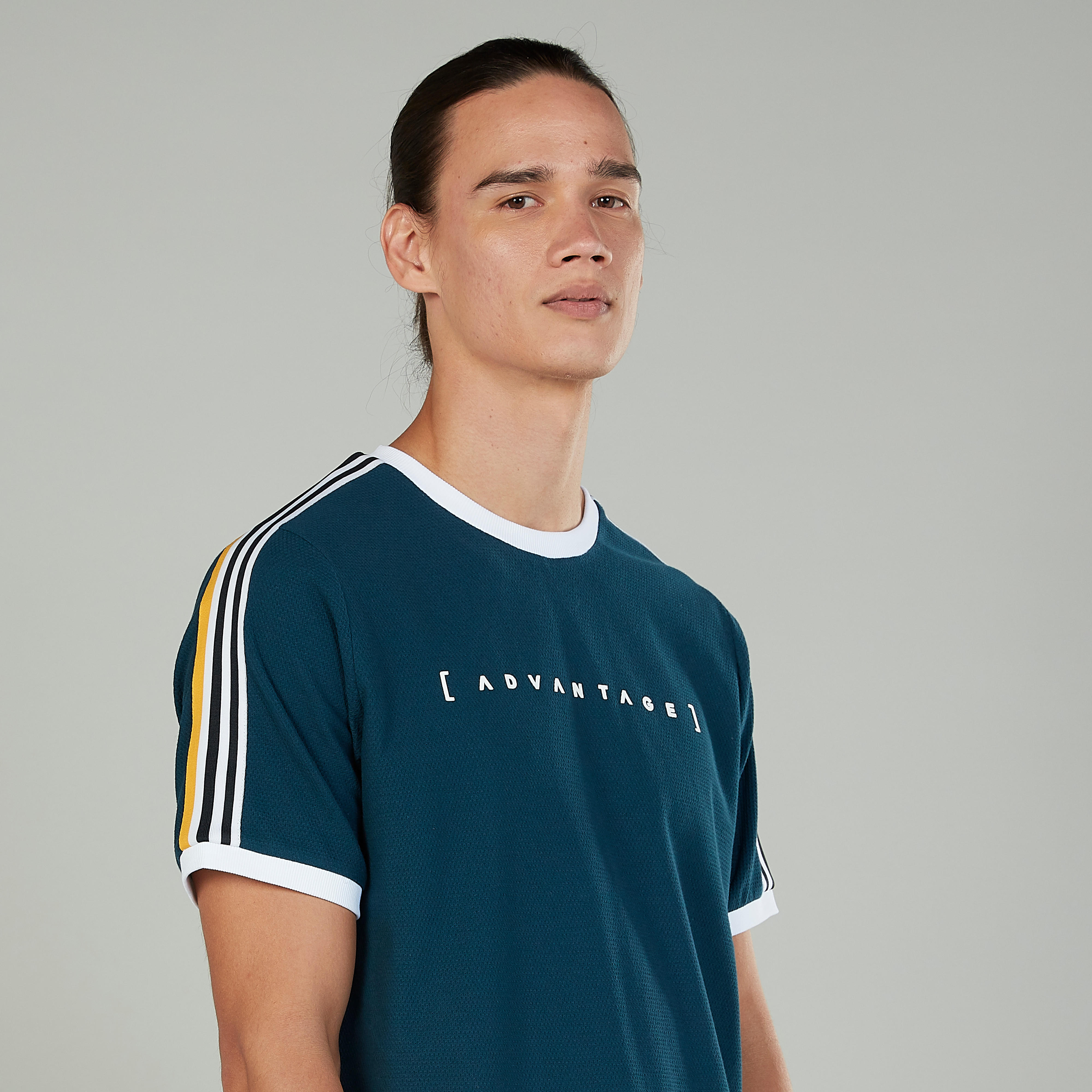 تيشيرت بياقة ضيّقة وأكمام قصيرة وطبعات-men-clothing-tshirtsandpolos-tshirts-image-3
