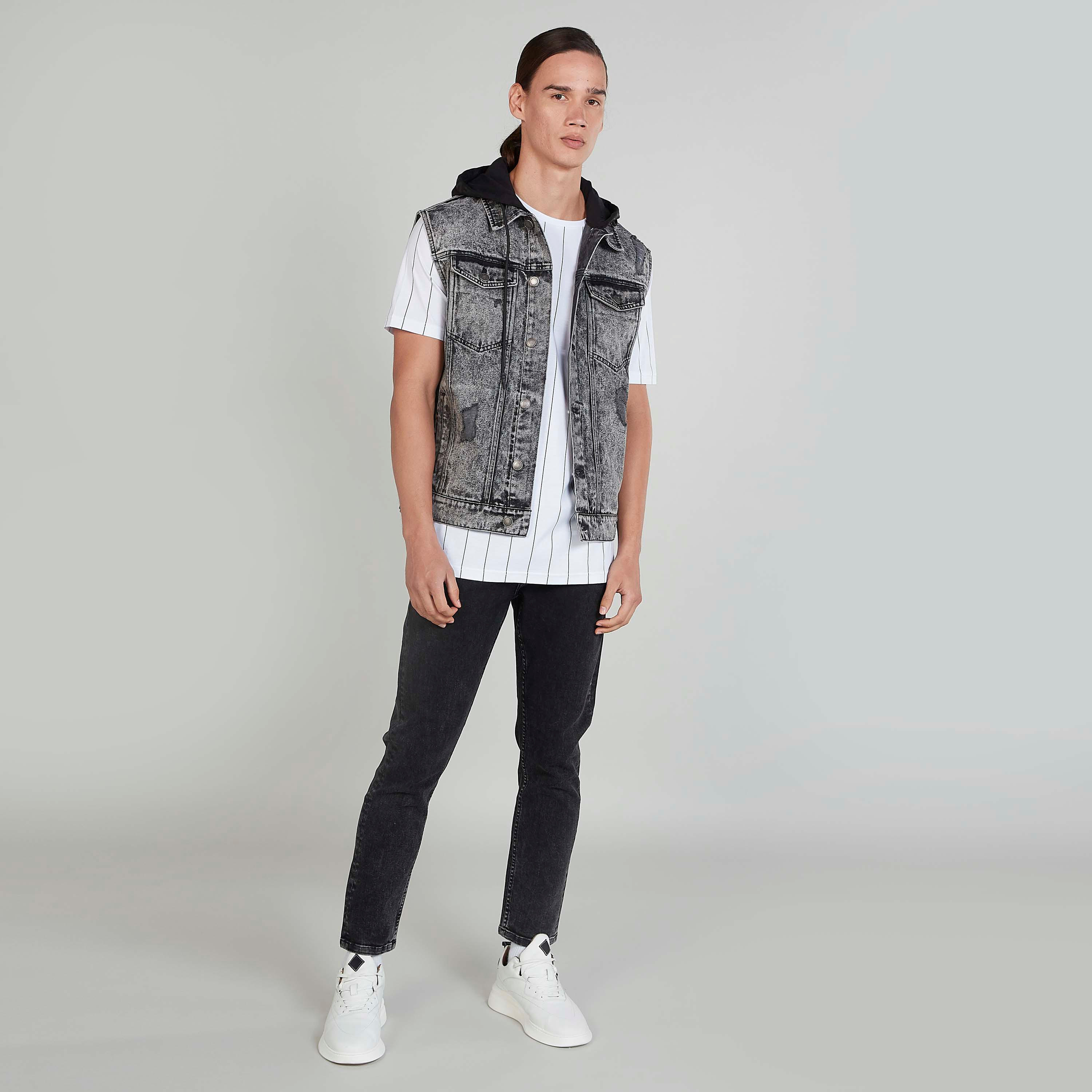 تيشيرت مخطط بياقة ضيّقة وأكمام قصيرة-men-clothing-tshirtsandpolos-tshirts-image-3