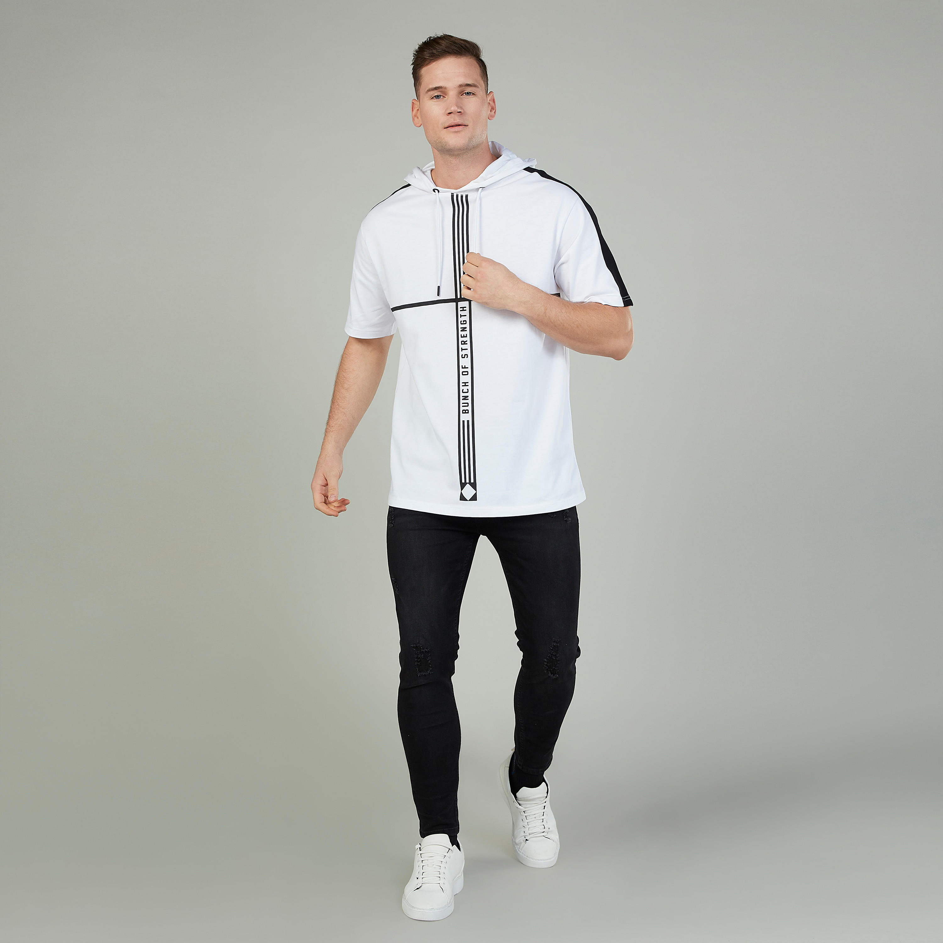 تيشيرت بقبّعة وأكمام قصيرة وطبعات-men-clothing-tshirtsandpolos-tshirts-image-4