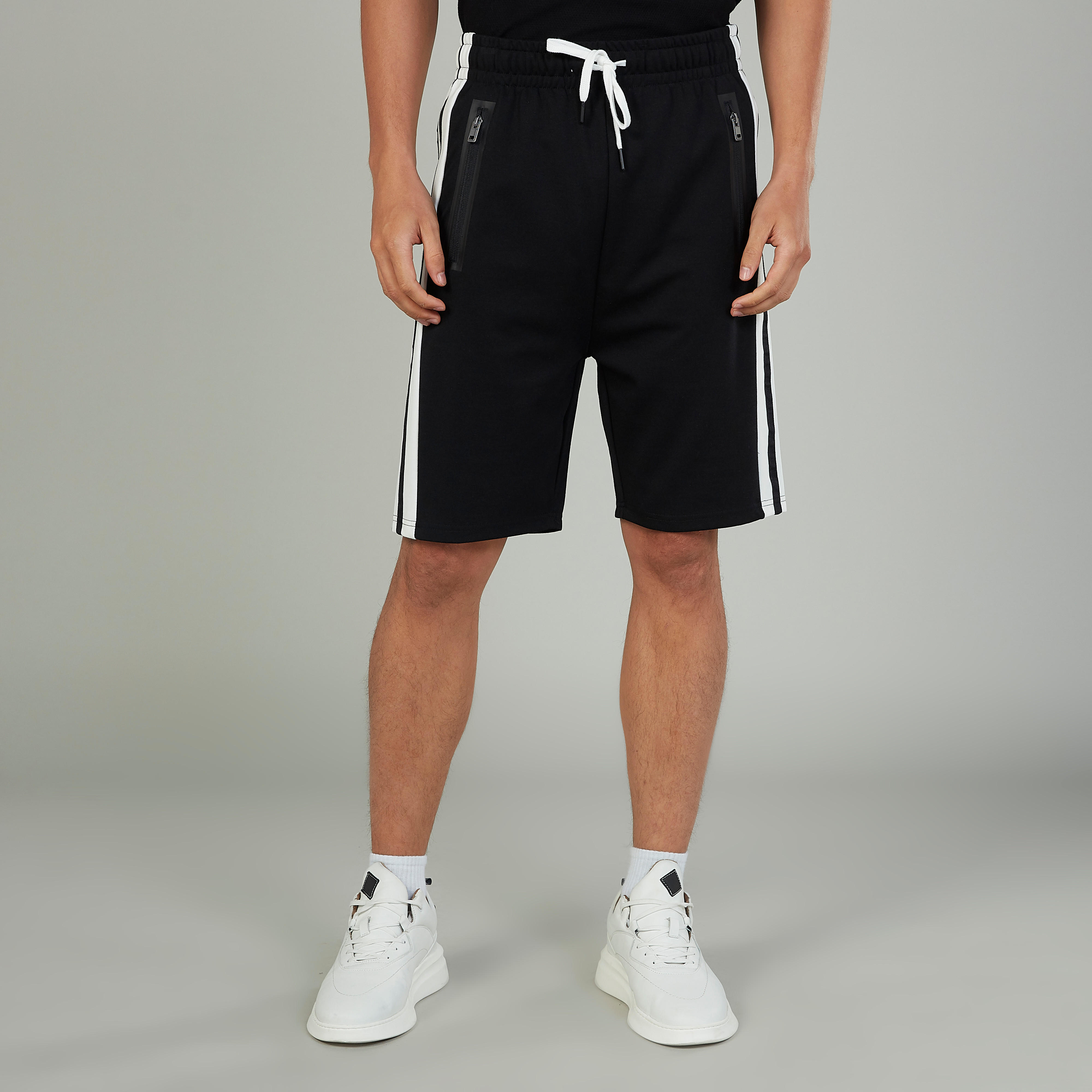 شورت بخصر متوسط الارتفاع وجيوب وتفاصيل شريطة-men-clothing-bottoms-shorts-image-6