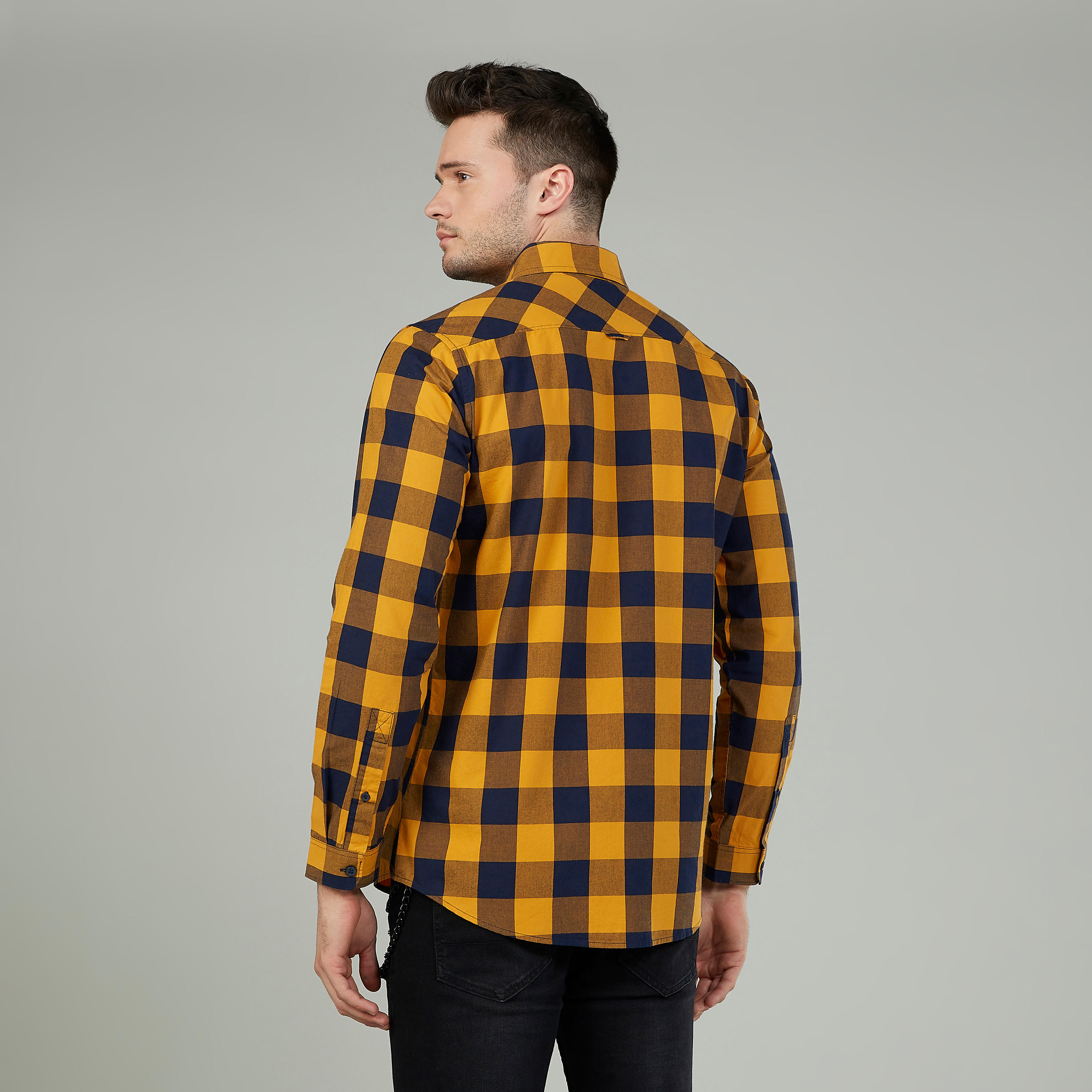 قميص كاروهات بقصّة سليم وياقة عادية وأكمام طويلة-men-clothing-shirts-image-4