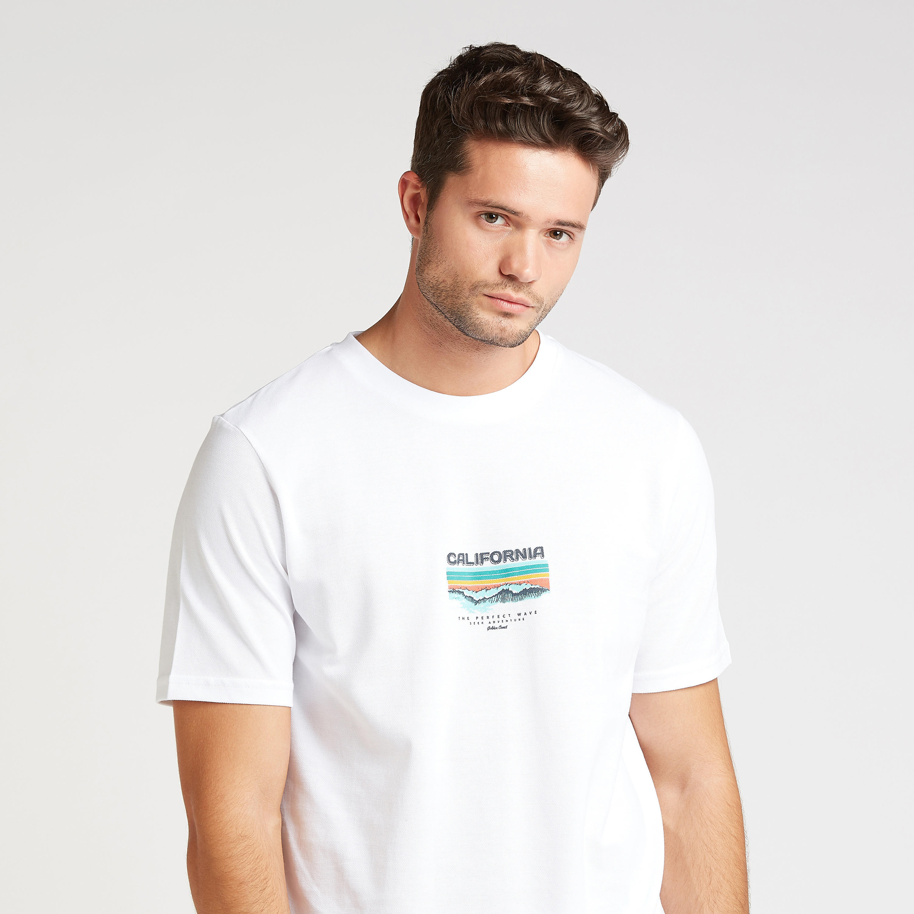 تيشيرت بياقة ضيّقة وأكمام قصيرة وطبعات-men-clothing-tshirtsandpolos-tshirts-image-3