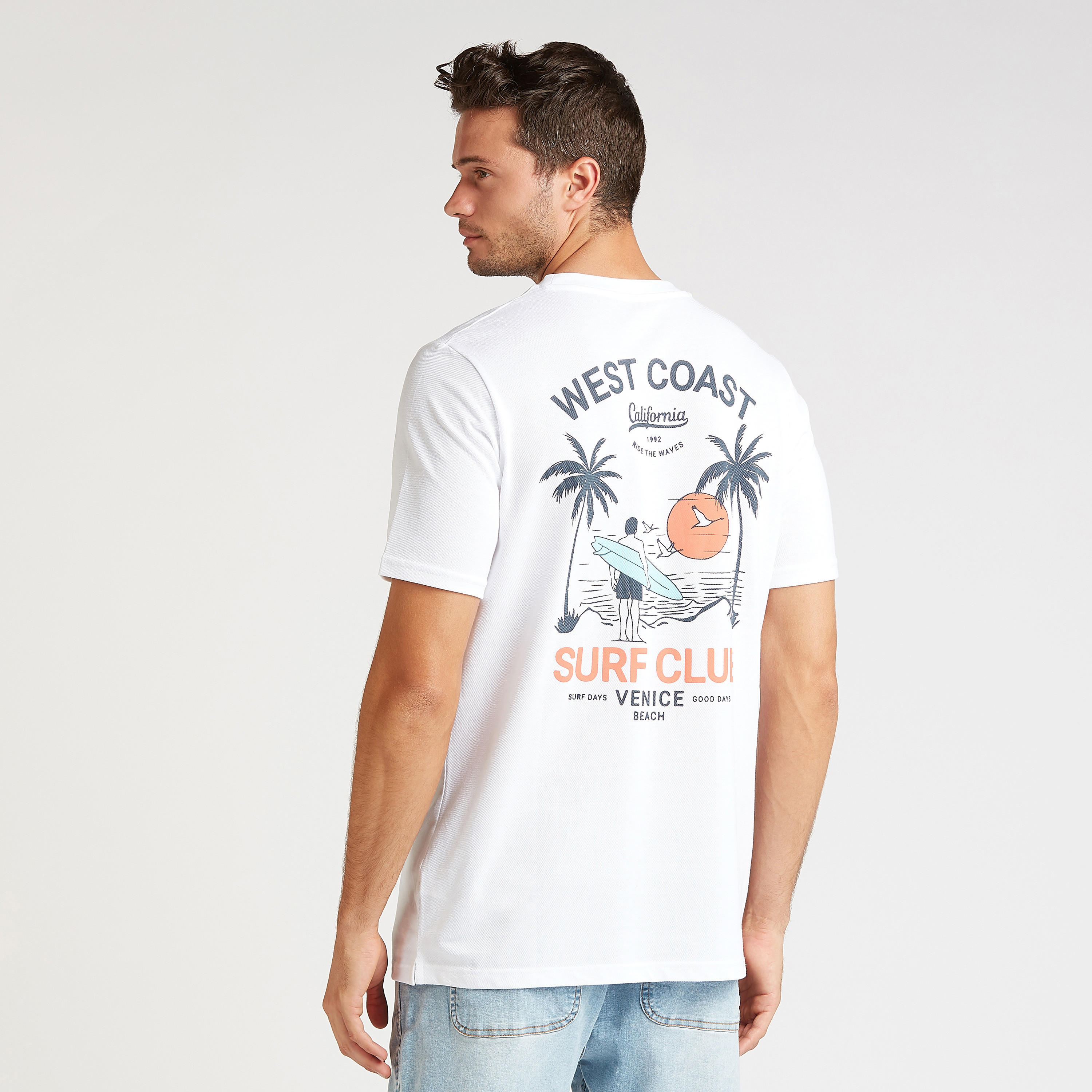 تيشيرت بياقة ضيّقة وأكمام قصيرة وطبعات-men-clothing-tshirtsandpolos-tshirts-image-4