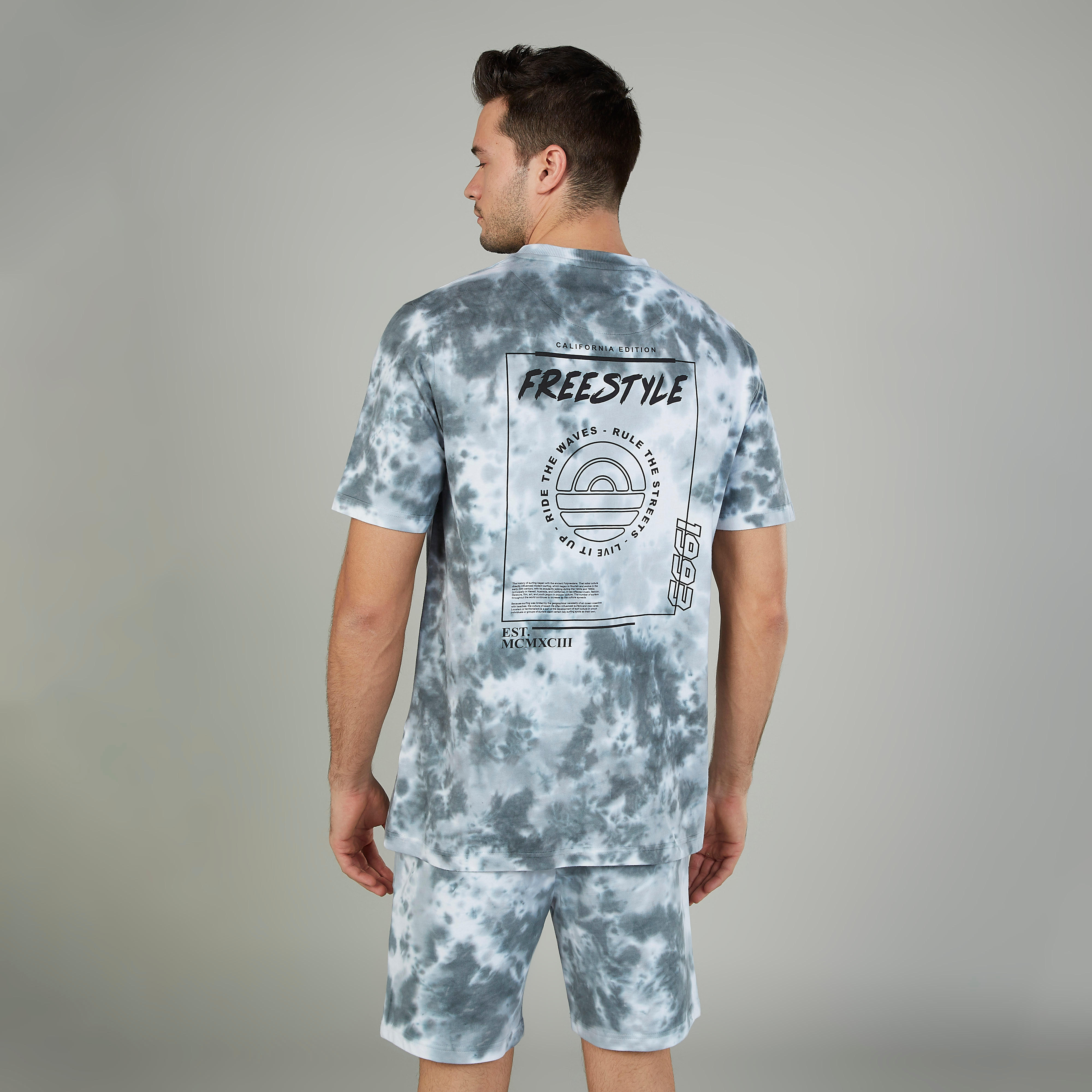 تيشيرت بياقة مستديرة وأكمام قصيرة وطبعات-men-clothing-tshirtsandpolos-tshirts-image-4