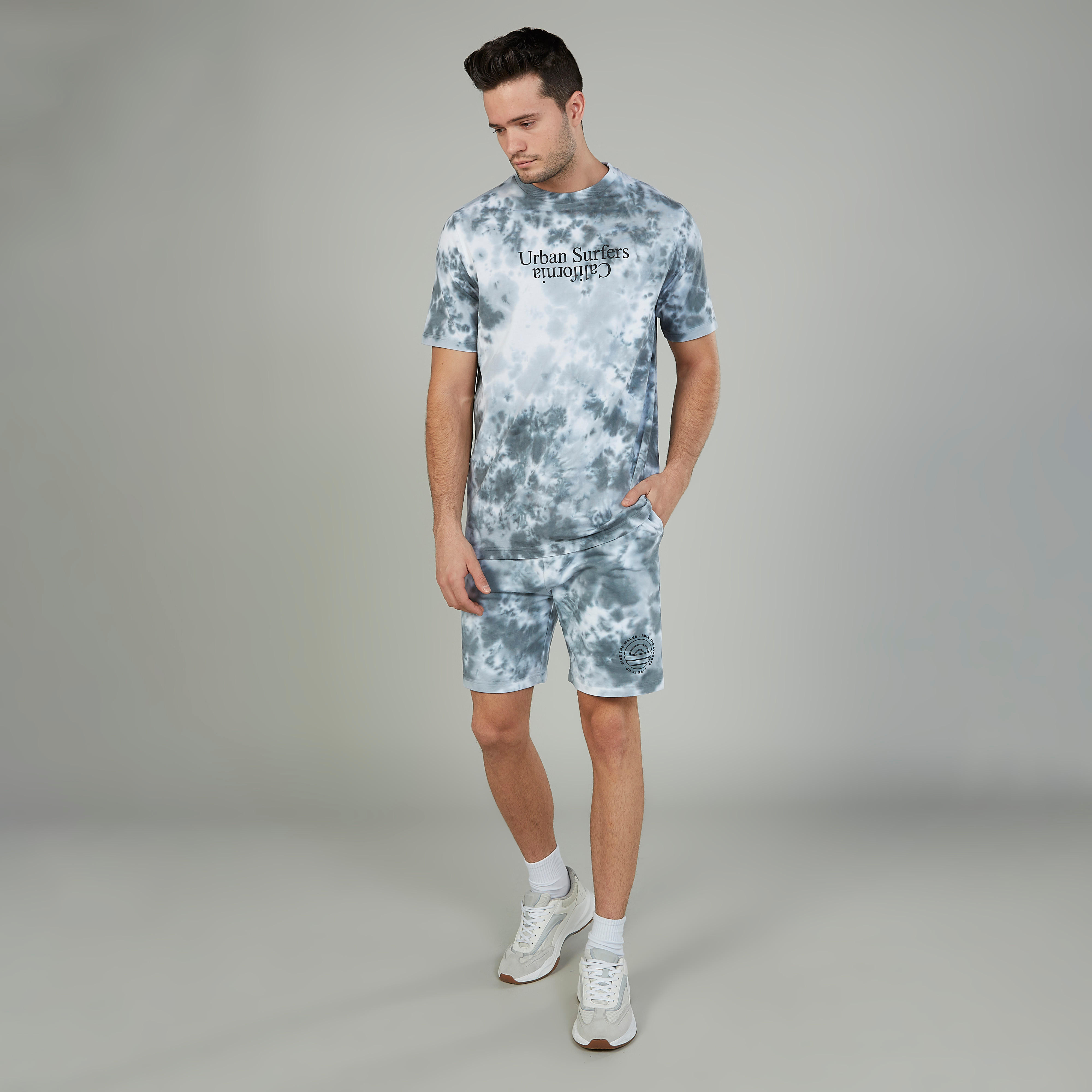 شورت برباط وجيوب وطبعات-men-clothing-bottoms-shorts-image-2