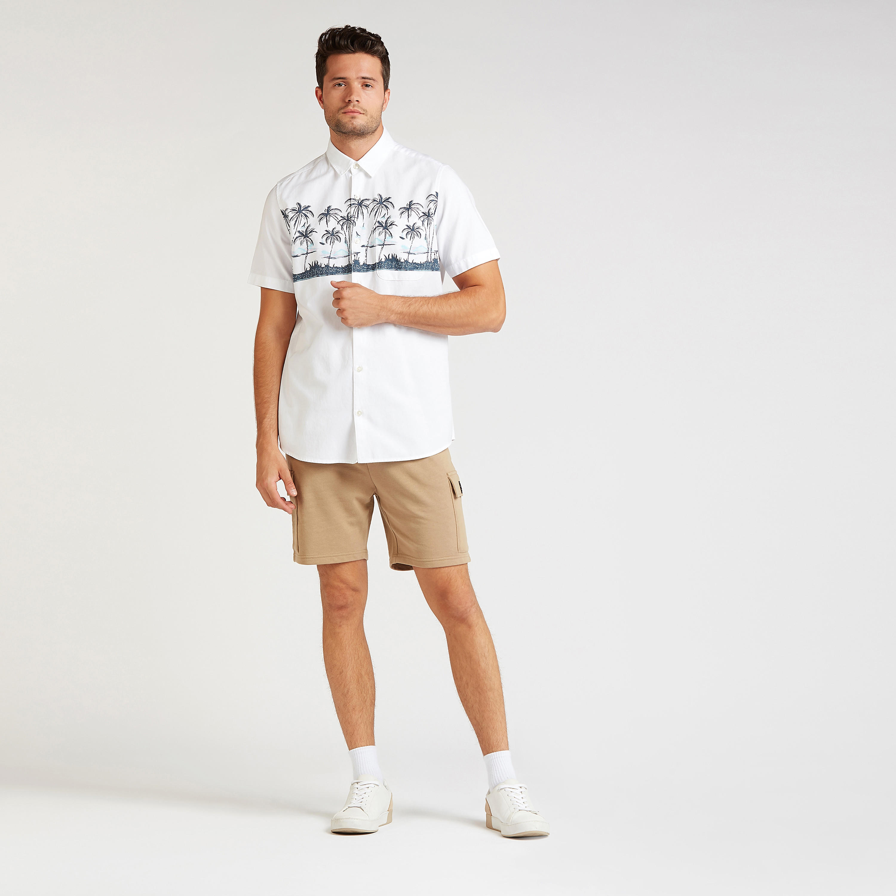 قميص سليم بطبعات وأكمام قصيرة وجيب على الصّدر-men-clothing-shirts-image-2