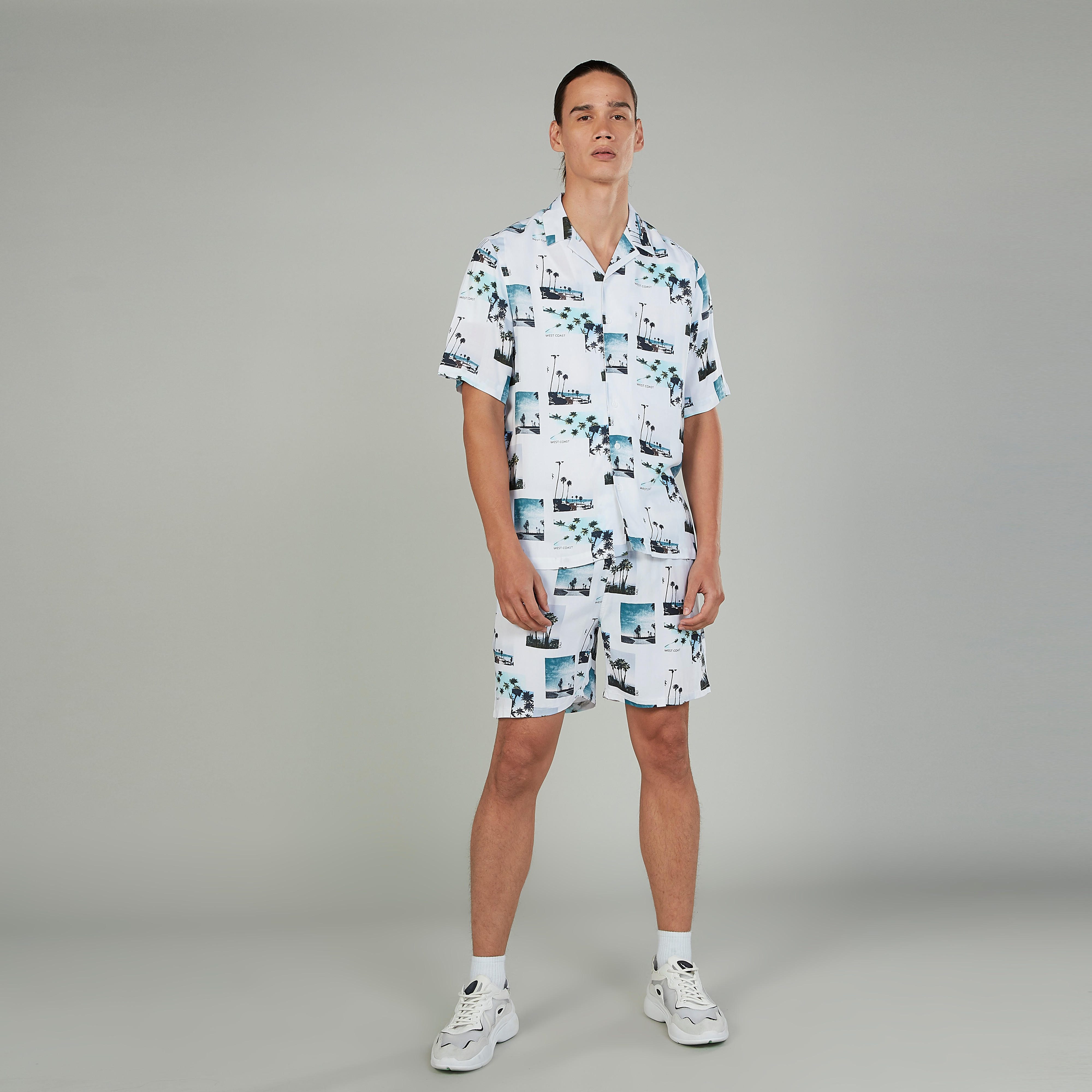 قميص سليم بياقة عاديّة وأكمام قصيرة وطبعات-men-clothing-shirts-image-2