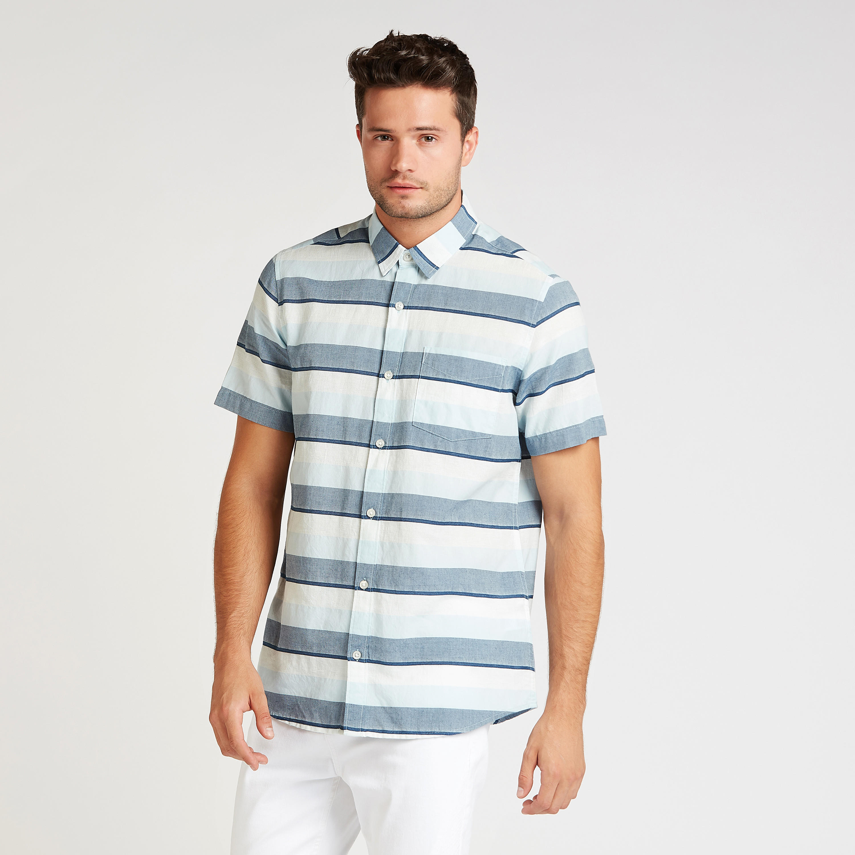 قميص مخطّط سليم بأكمام قصيرة وجيب على الصّدر-men-clothing-shirts-image-1