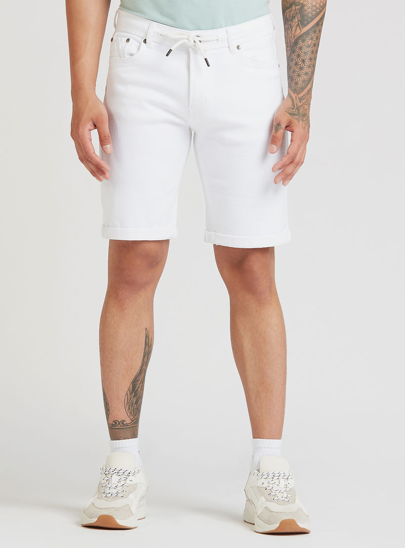 شورت دينم سادة بتفاصيل جيوب ورباط-men-clothing-bottoms-shorts-image-4