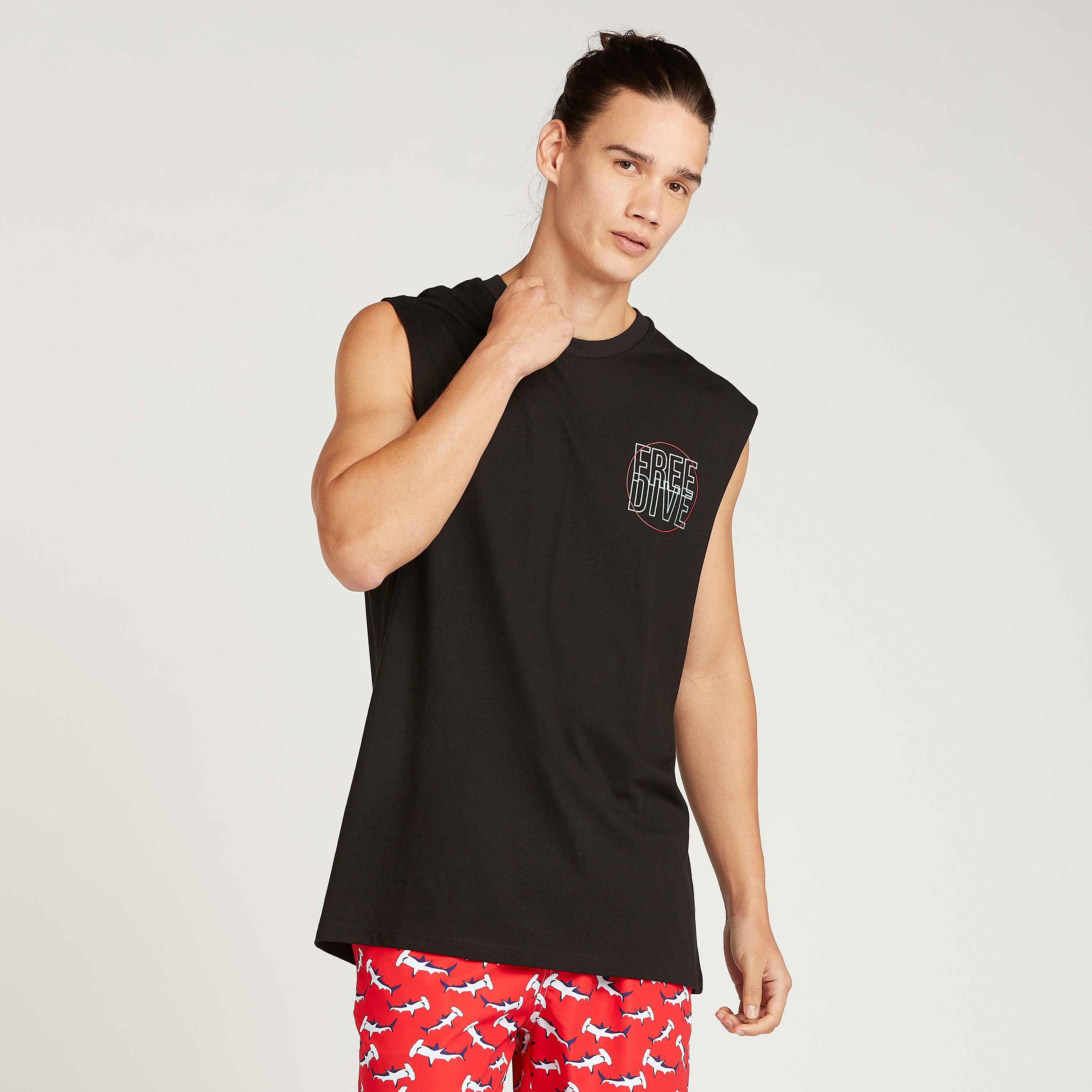 تيشيرت دون أكمام بياقة مستديرة وطبعات-men-clothing-tshirtsandpolos-tshirts-image-1