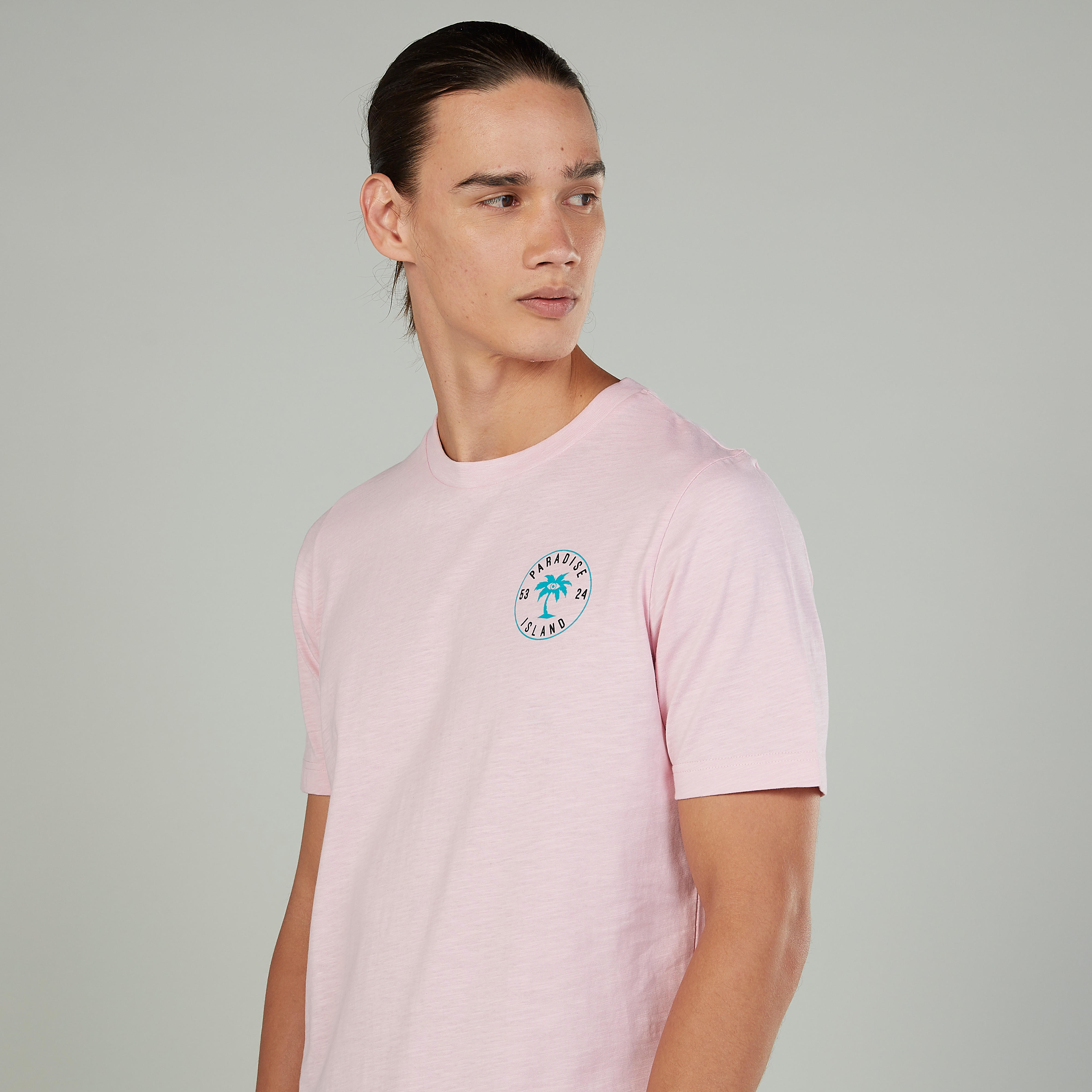 تيشيرت بياقة ضيّقة وأكمام قصيرة وطبعات-men-clothing-tshirtsandpolos-tshirts-image-2