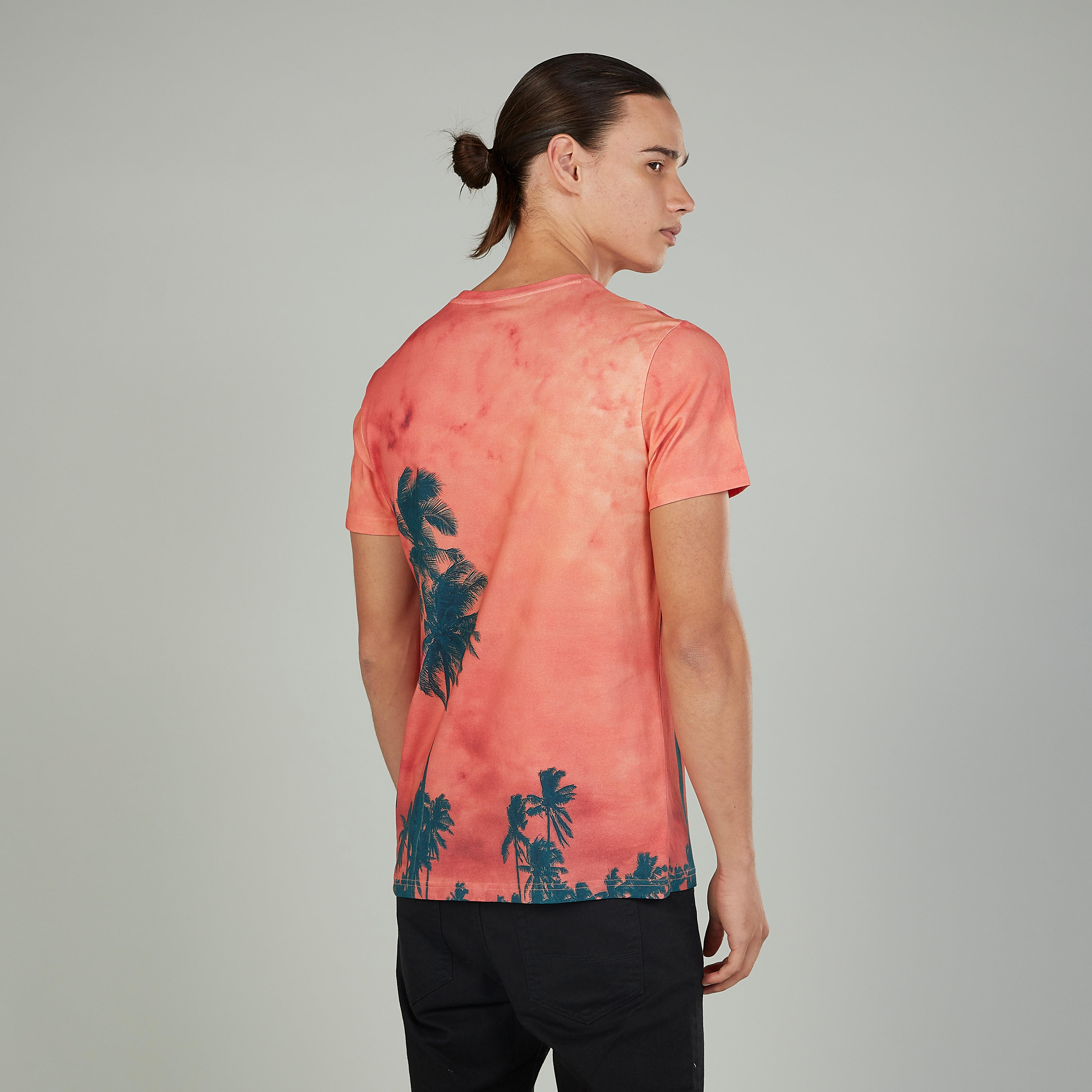 تيشيرت بياقة مستديرة وأكمام قصيرة وطبعات-men-clothing-tshirtsandpolos-tshirts-image-2