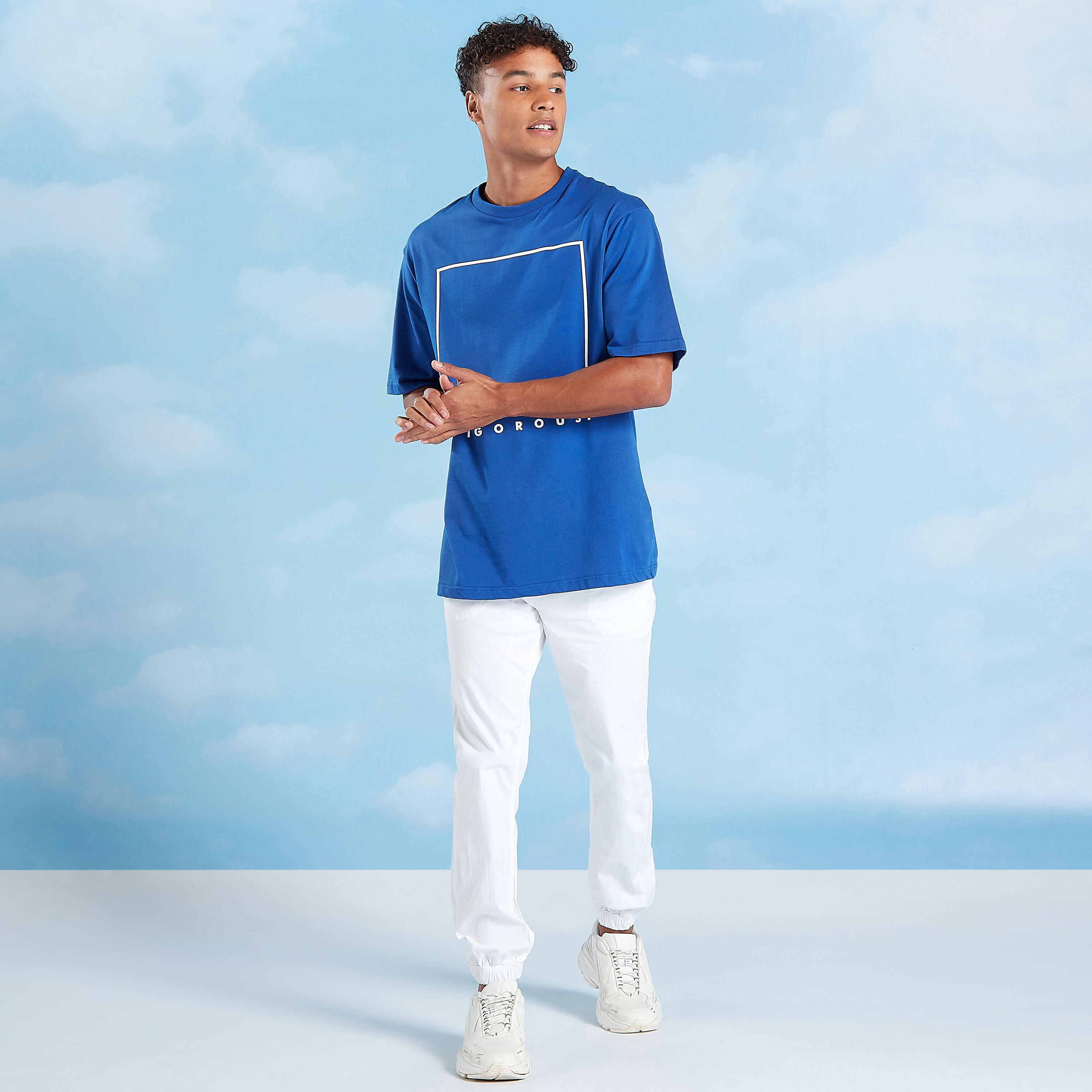بنطلون رياضي سادة سكيني بخصر متوسط الارتفاع  وتفاصيل جيوب ورباط-men-clothing-bottoms-joggers-image-2