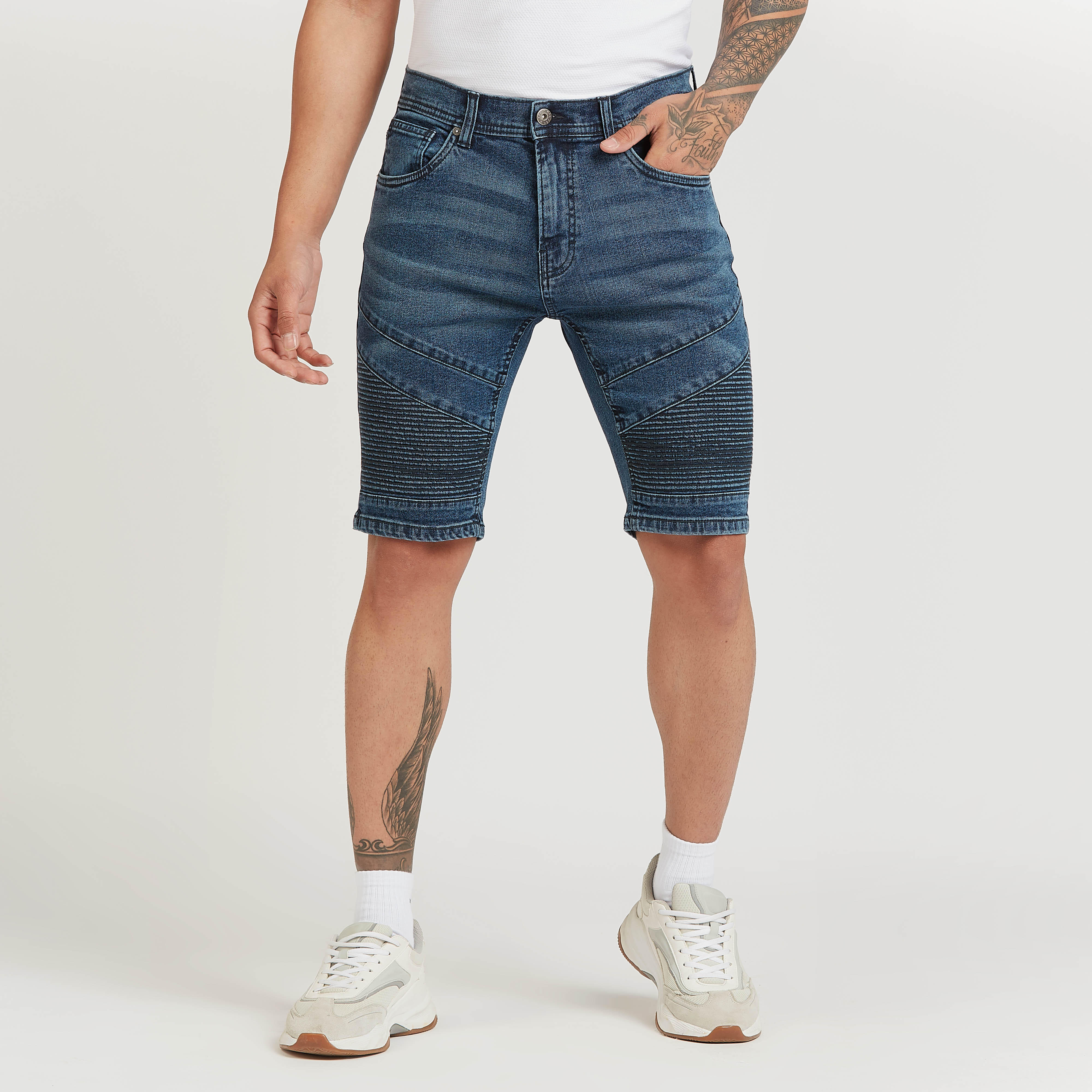 شورت بارز الملمس بخصر متوسط الارتفاع وجيوب وعراوي-men-clothing-bottoms-shorts-image-1