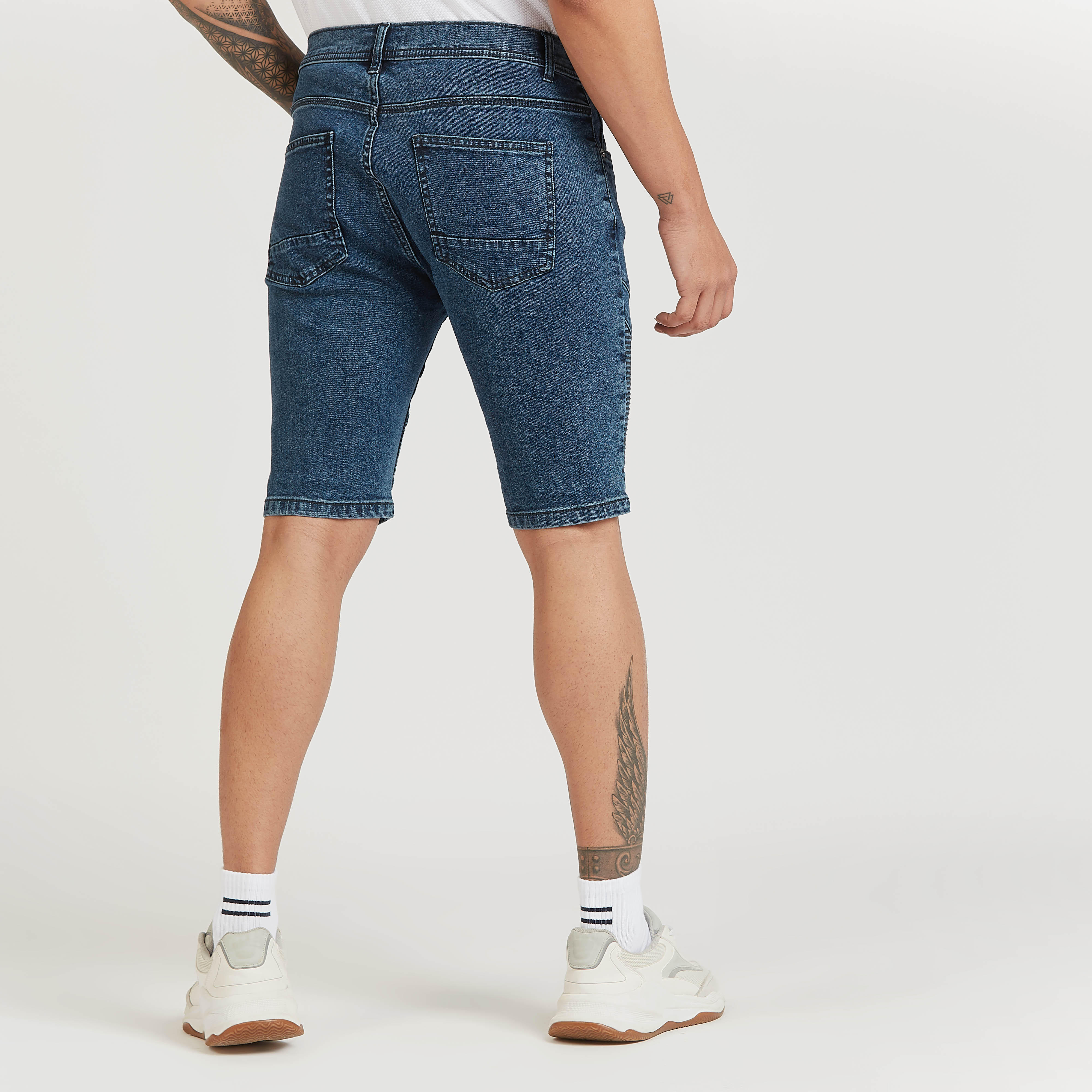 شورت بارز الملمس بخصر متوسط الارتفاع وجيوب وعراوي-men-clothing-bottoms-shorts-image-5