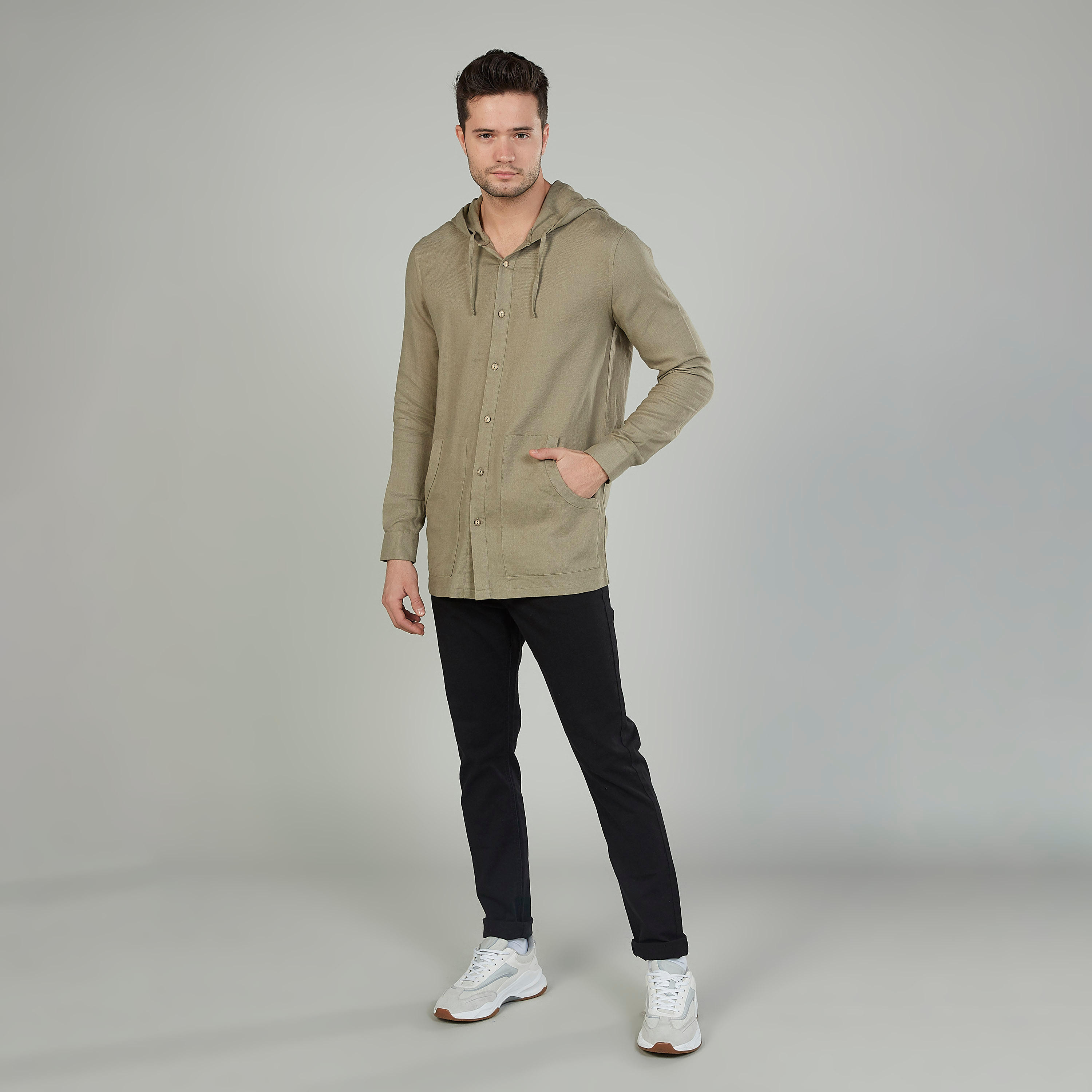 قميص سليم سادة بقبّعة وأكمام طويلة-men-winterwear-hoodiesandsweatshirts-image-2