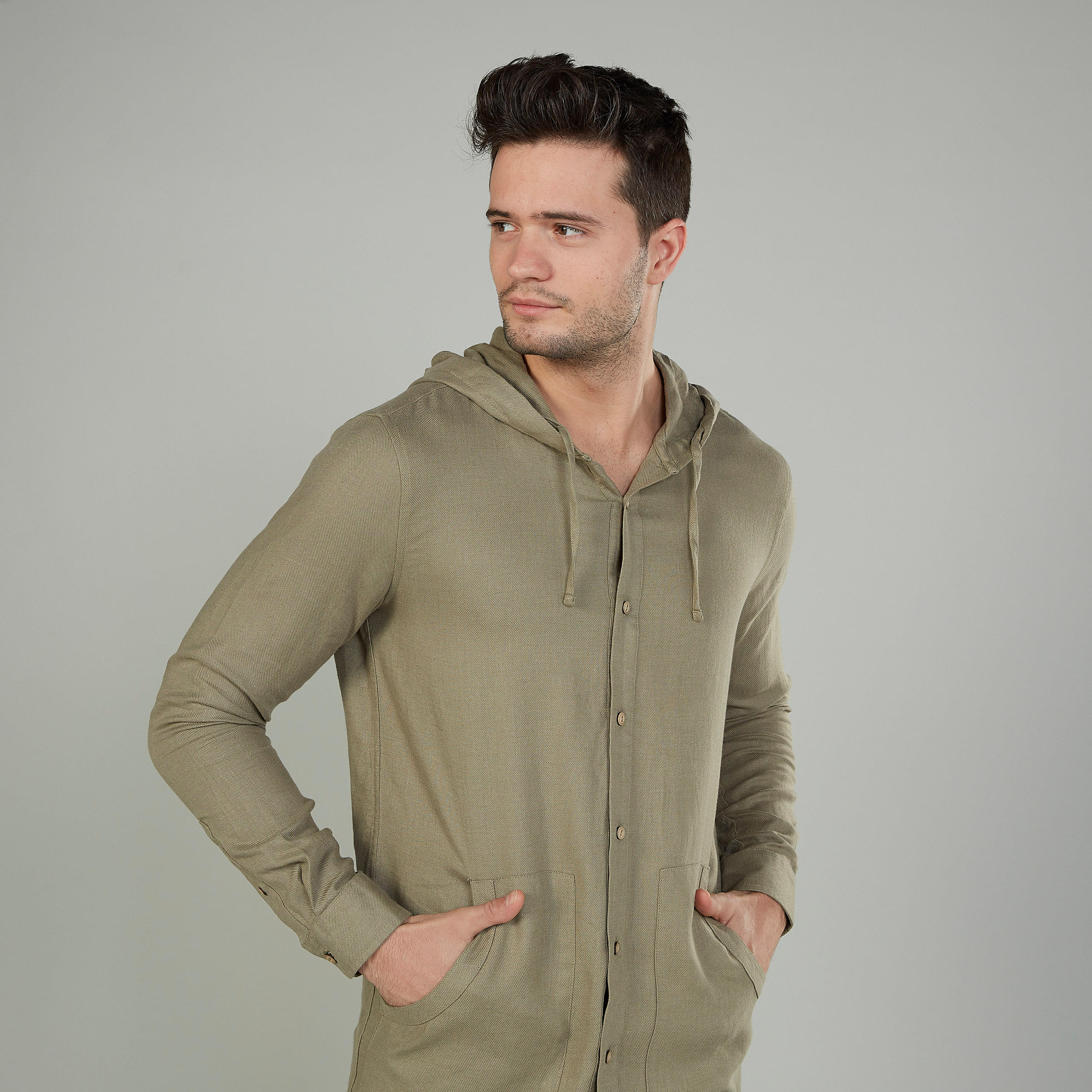 قميص سليم سادة بقبّعة وأكمام طويلة-men-winterwear-hoodiesandsweatshirts-image-3