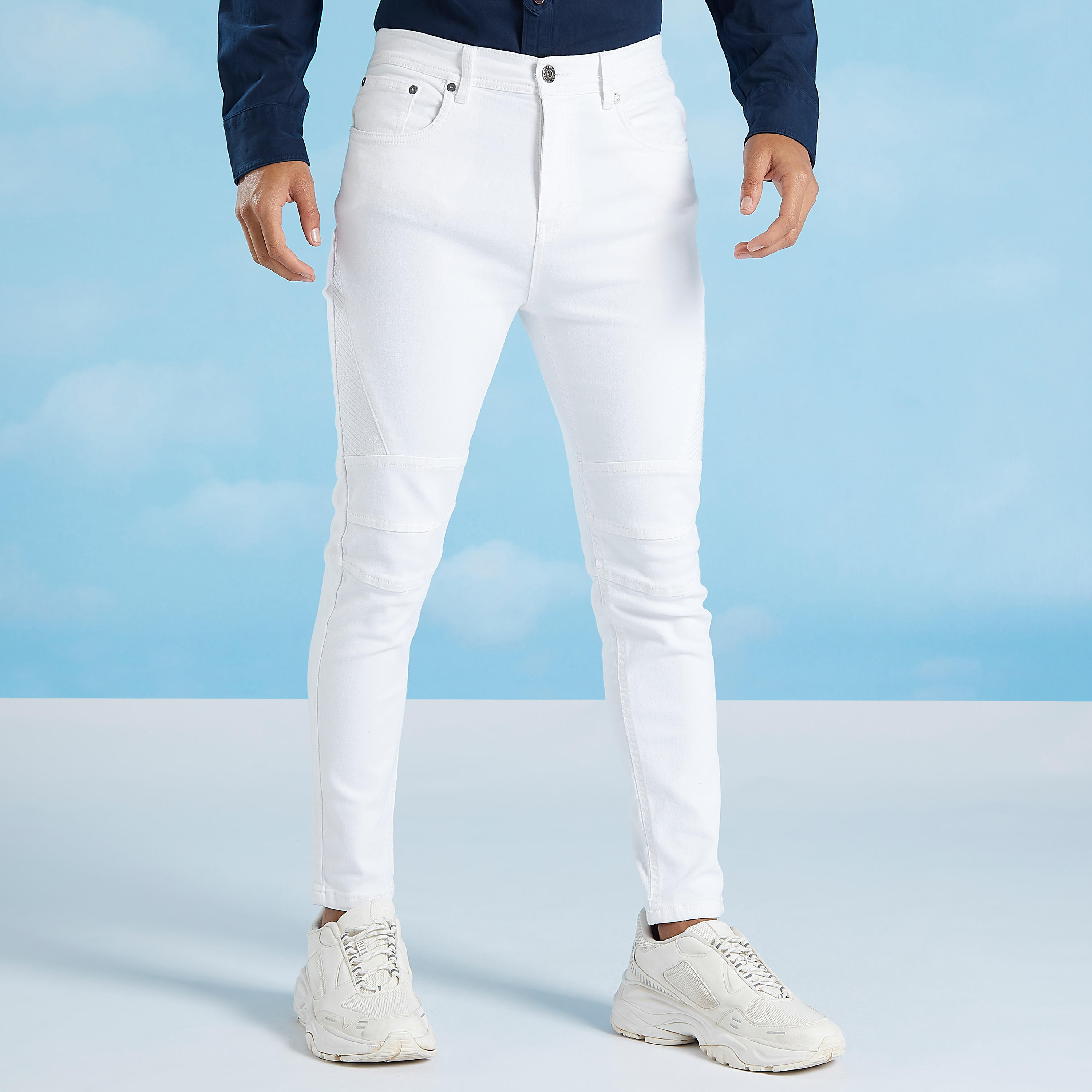 بنطلون جينز بارز الملمس بجيوب وعراوي حزام-men-clothing-bottoms-jeans-image-1