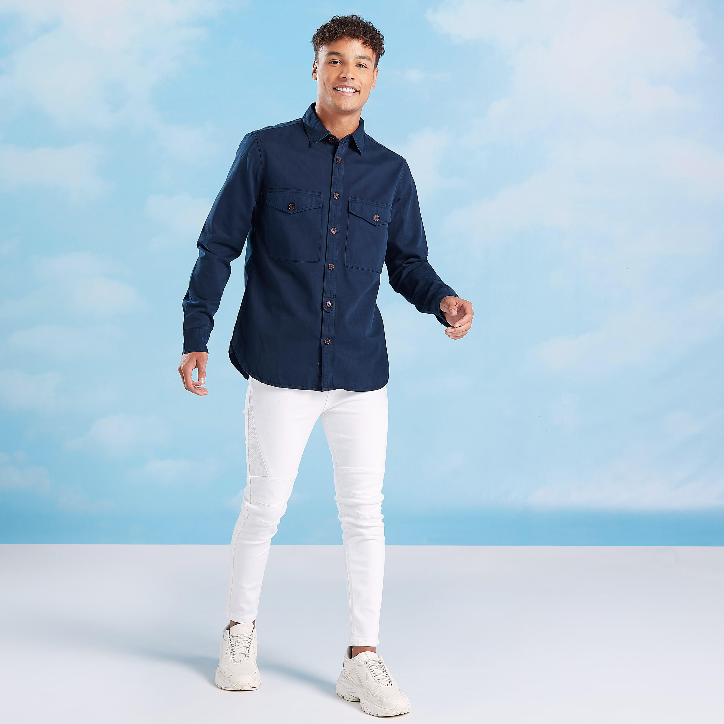 بنطلون جينز بارز الملمس بجيوب وعراوي حزام-men-clothing-bottoms-jeans-image-2